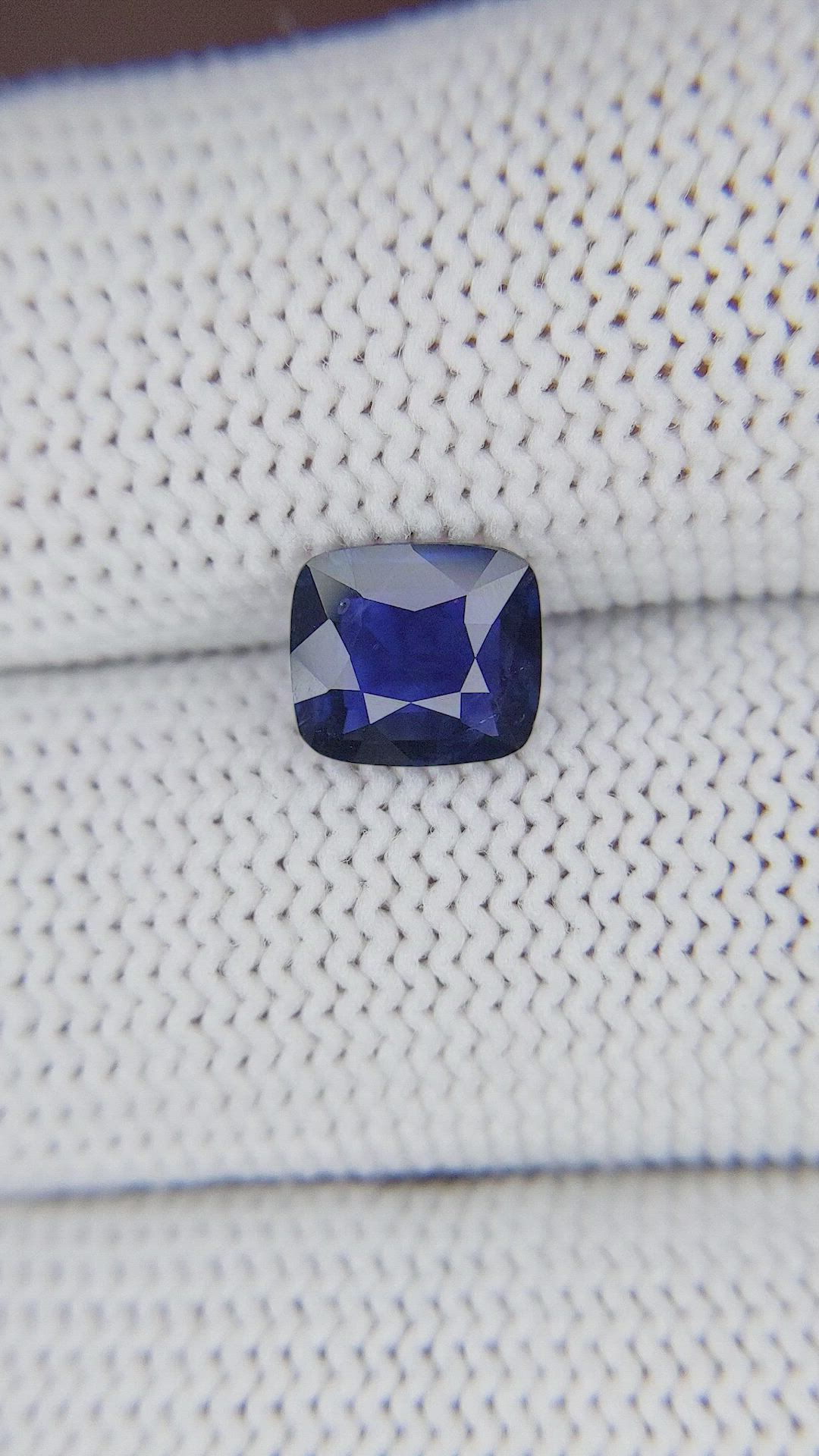 1.52 Ct. Blue Sapphire from Ceylon (Sri Lanka) Size Video