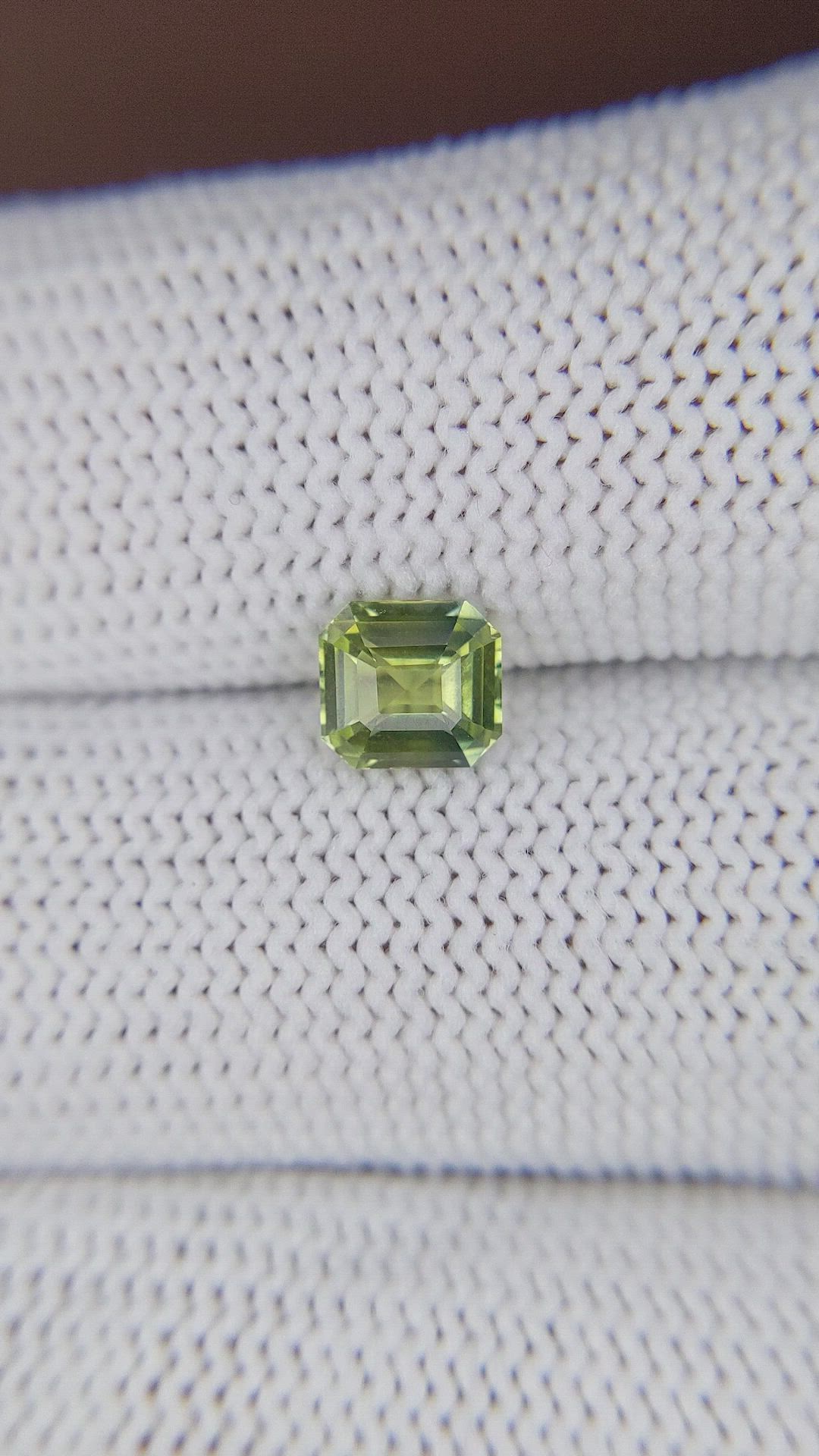 1.09 Ct. Yellowish Green Sapphire from Ceylon (Sri Lanka) Size Video