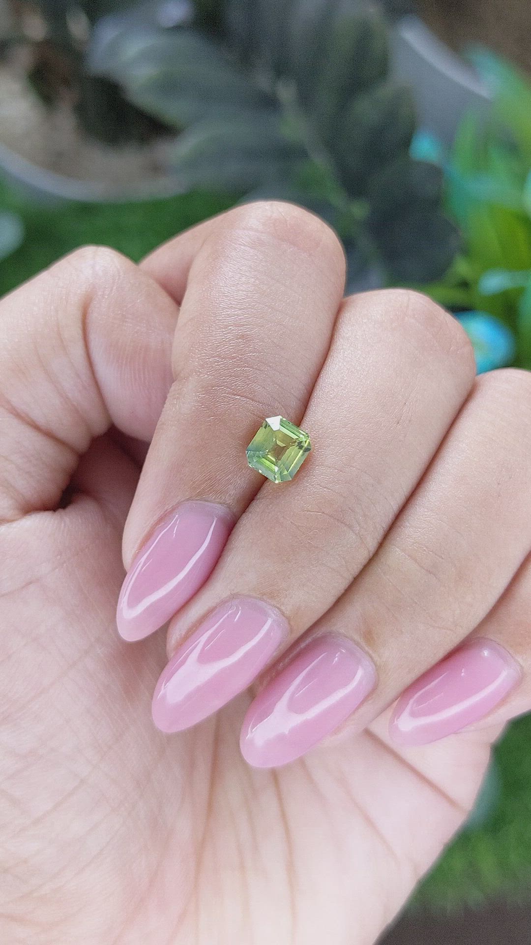 1.09 Ct. Yellowish Green Sapphire from Ceylon (Sri Lanka) Size Video