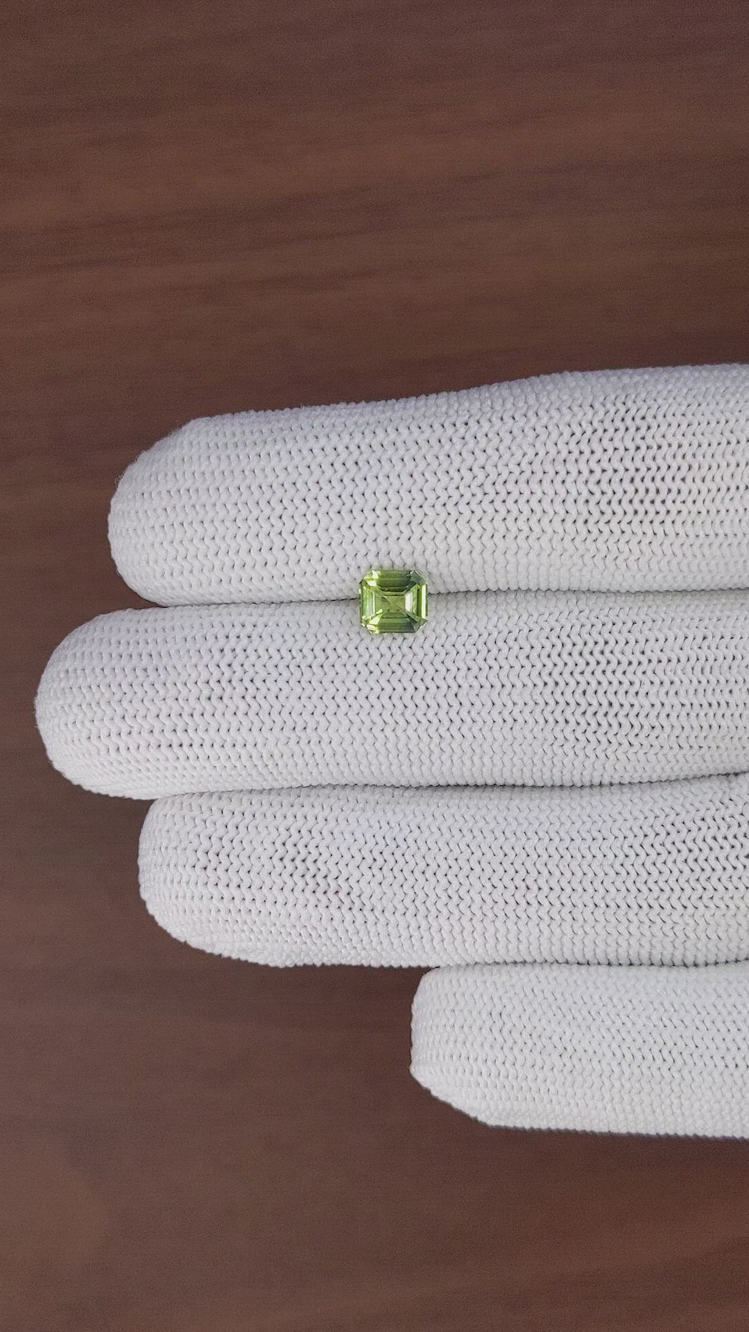 1.09 Ct. Yellowish Green Sapphire from Ceylon (Sri Lanka) Size Video