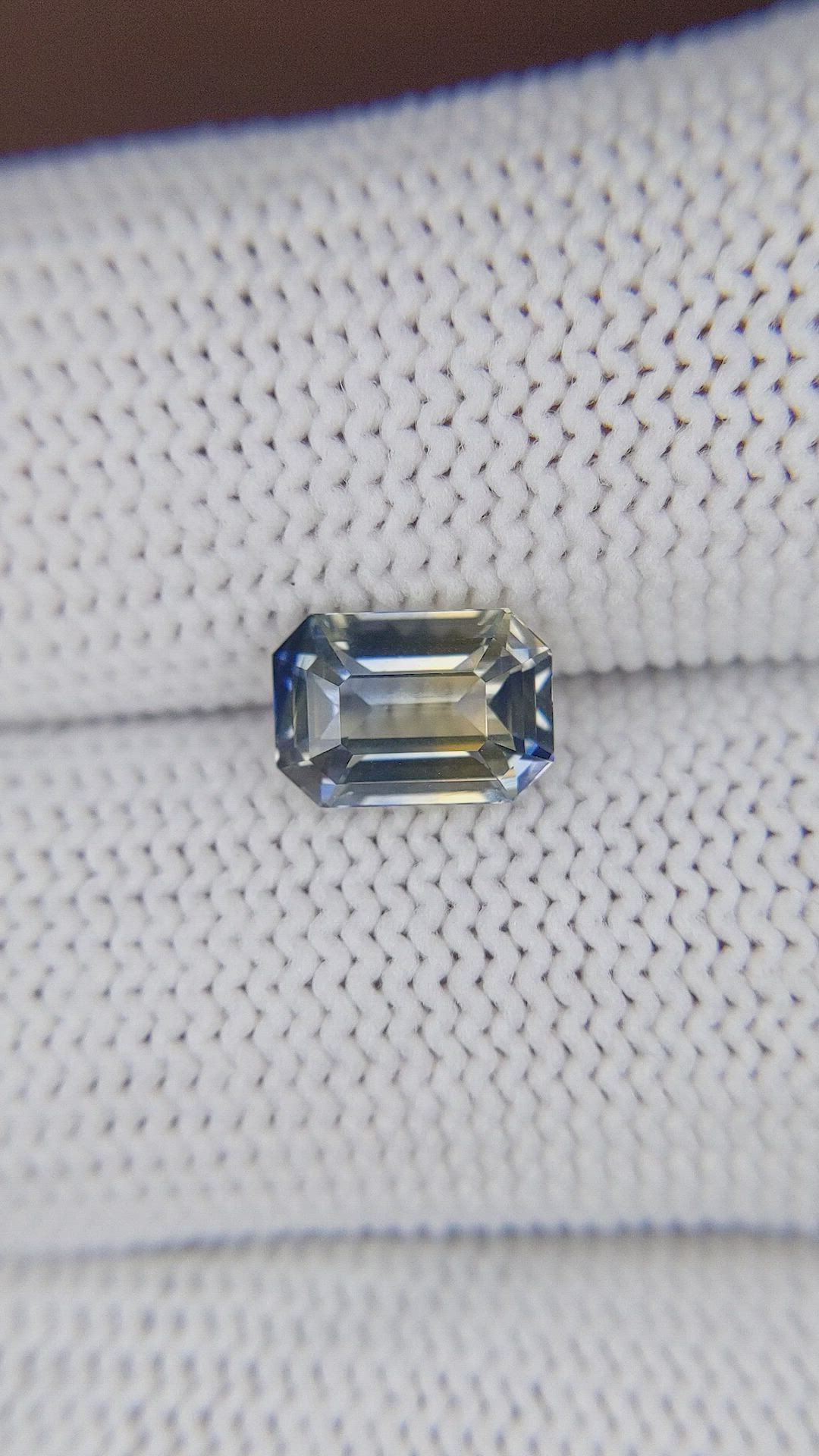 2.08 Ct. Bi Color / Parti Sapphire from Ceylon (Sri Lanka) Size Video