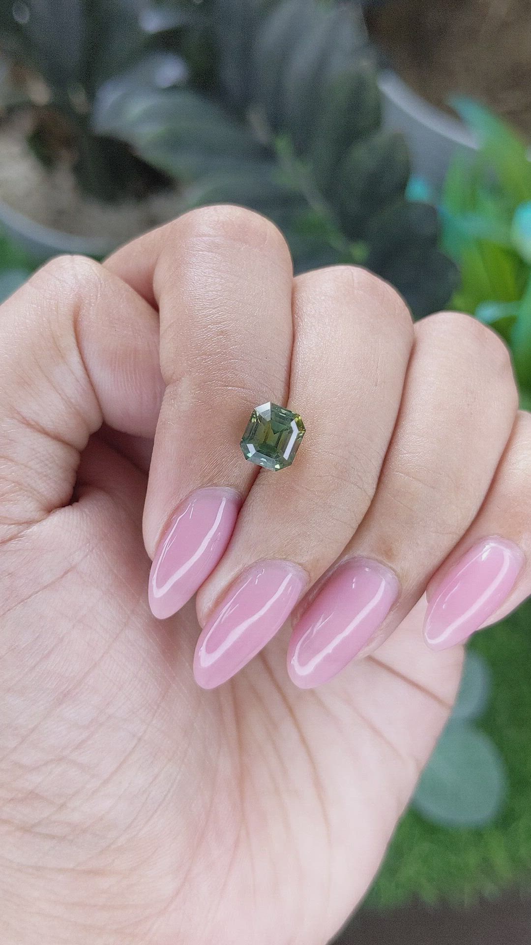 2.11 Ct. Bi Color / Parti Sapphire from Ceylon (Sri Lanka) Size Video