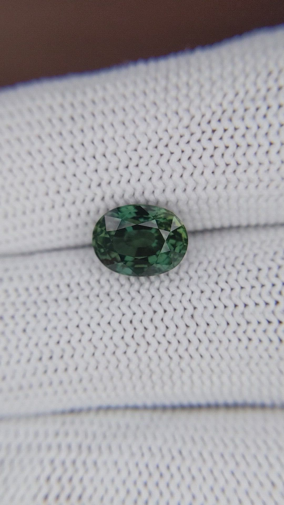 3.01 Ct. Green Sapphire from Ceylon (Sri Lanka) Size Video