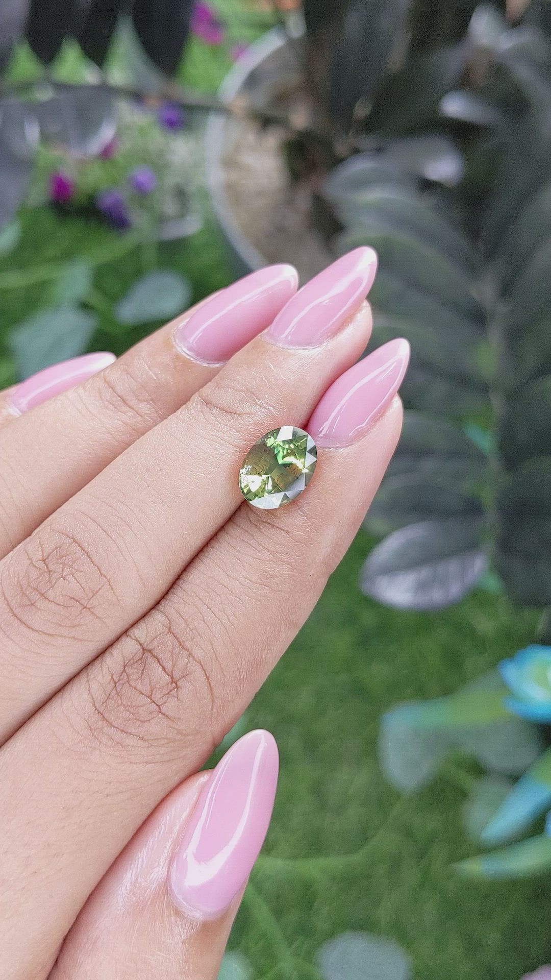 3.04 Ct. Yellowish Green Sapphire from Ceylon (Sri Lanka) Size Video