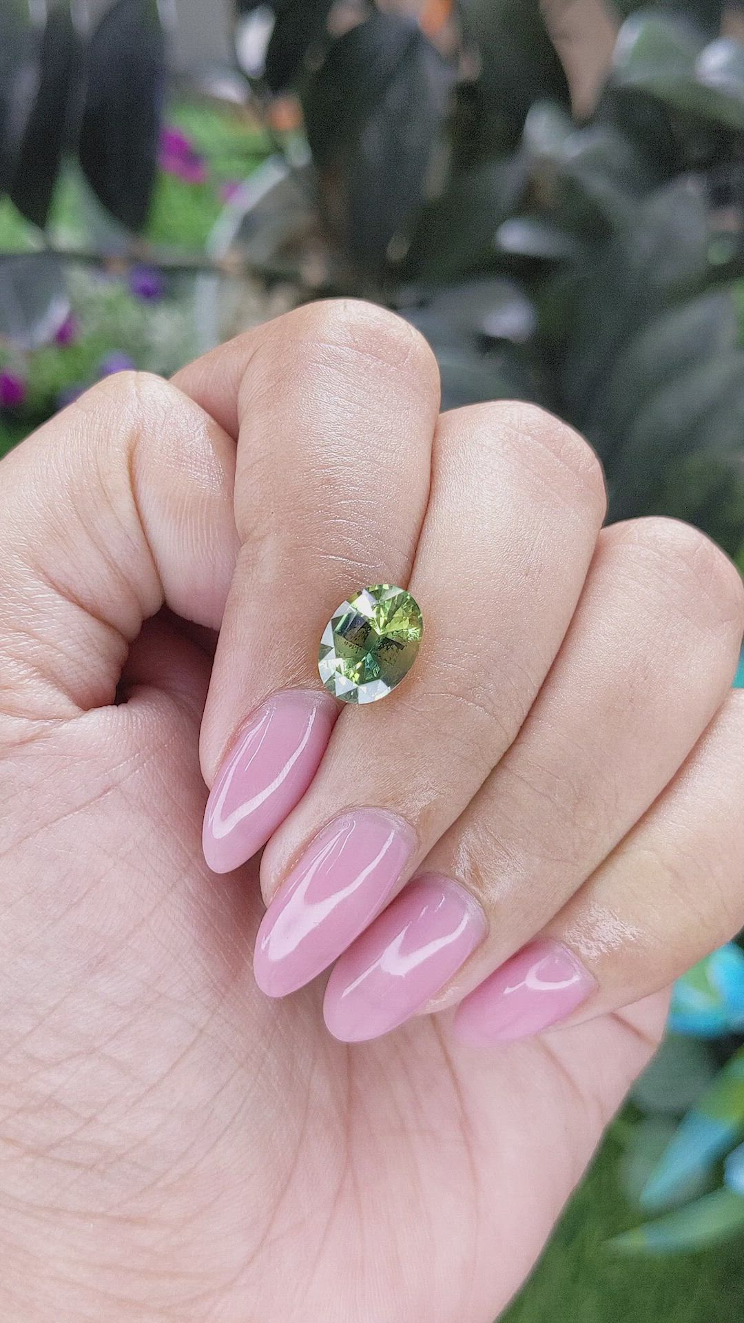 3.04 Ct. Yellowish Green Sapphire from Ceylon (Sri Lanka) Size Video