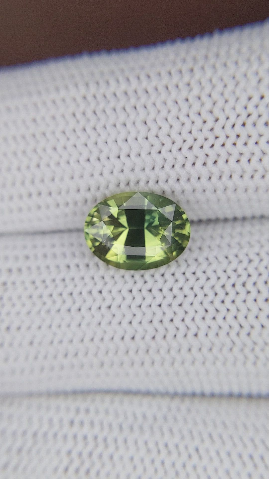 3.04 Ct. Yellowish Green Sapphire from Ceylon (Sri Lanka) Size Video