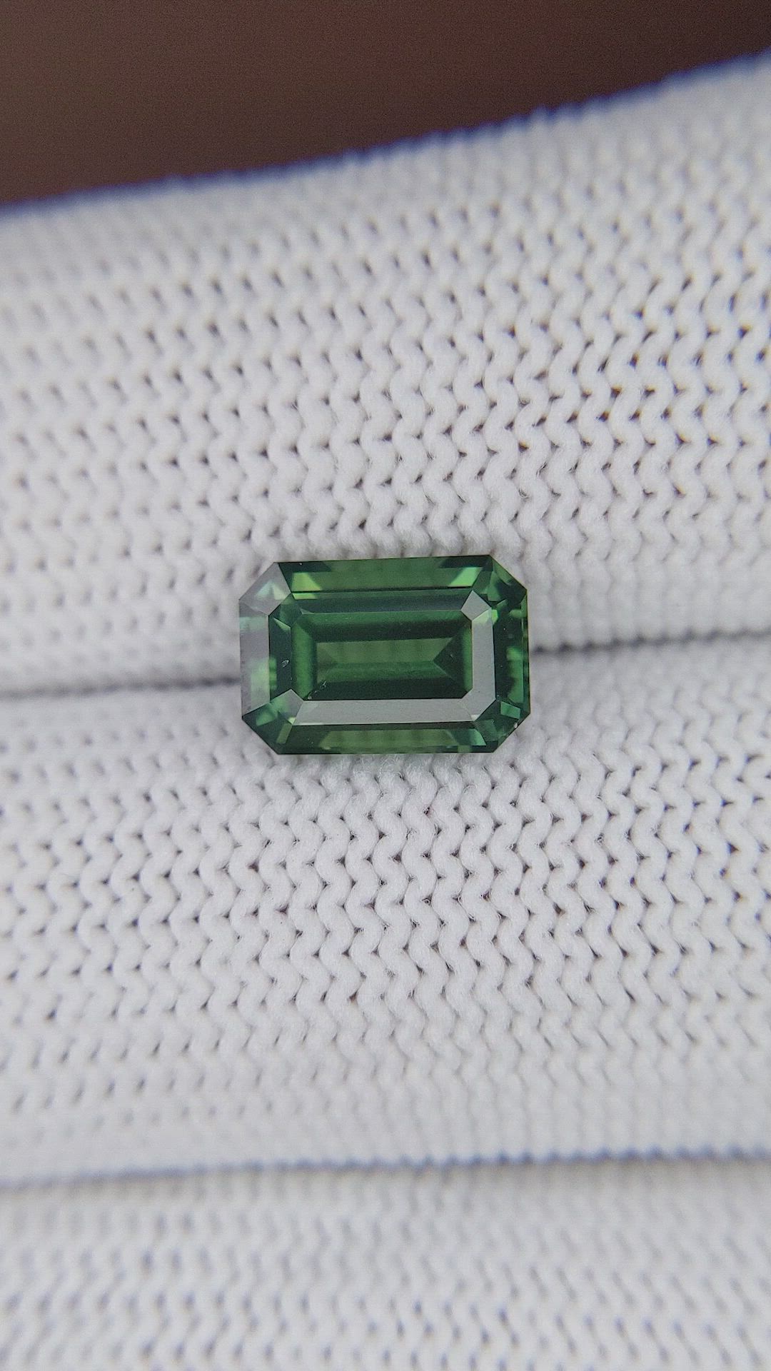 3.15 Ct. Green Sapphire from Ceylon (Sri Lanka) Size Video