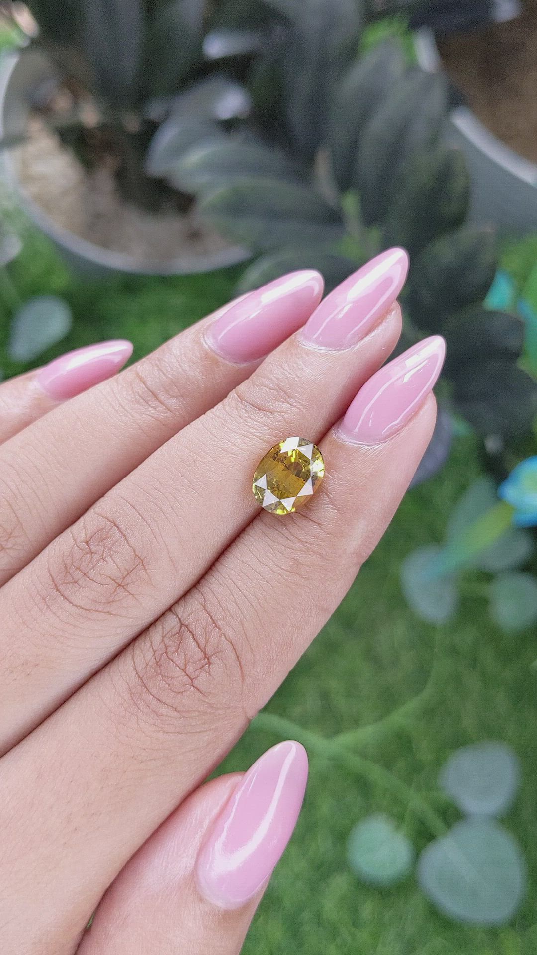 3.61 Ct. Yellow Sapphire from Ceylon (Sri Lanka) Size Video
