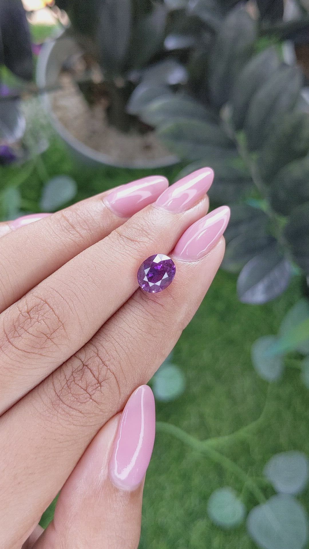 3.16 Ct. Pinkish Purple Sapphire from Ceylon (Sri Lanka) Size Video