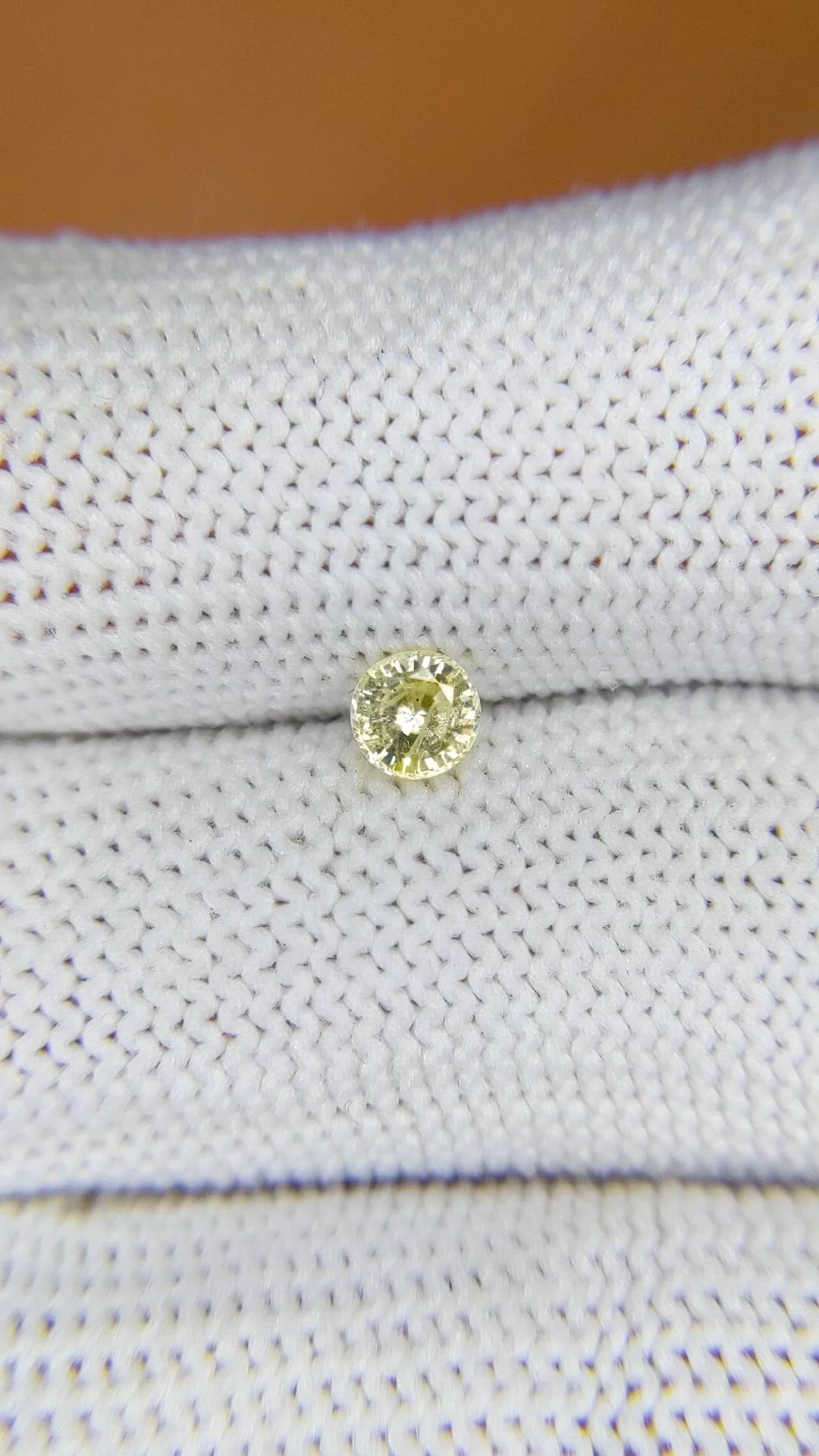 0.40 Ct. Yellow Sapphire from Ceylon (Sri Lanka) Size Video