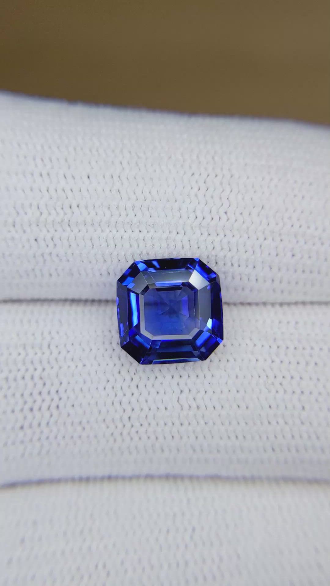 4.72 Ct. Blue Sapphire from Ceylon (Sri Lanka) Size Video