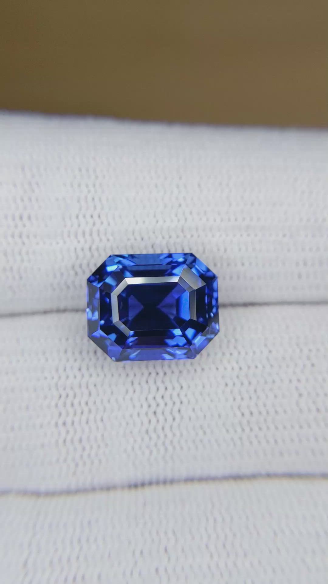 9.55 Ct. Blue Sapphire from Ceylon (Sri Lanka) Size Video