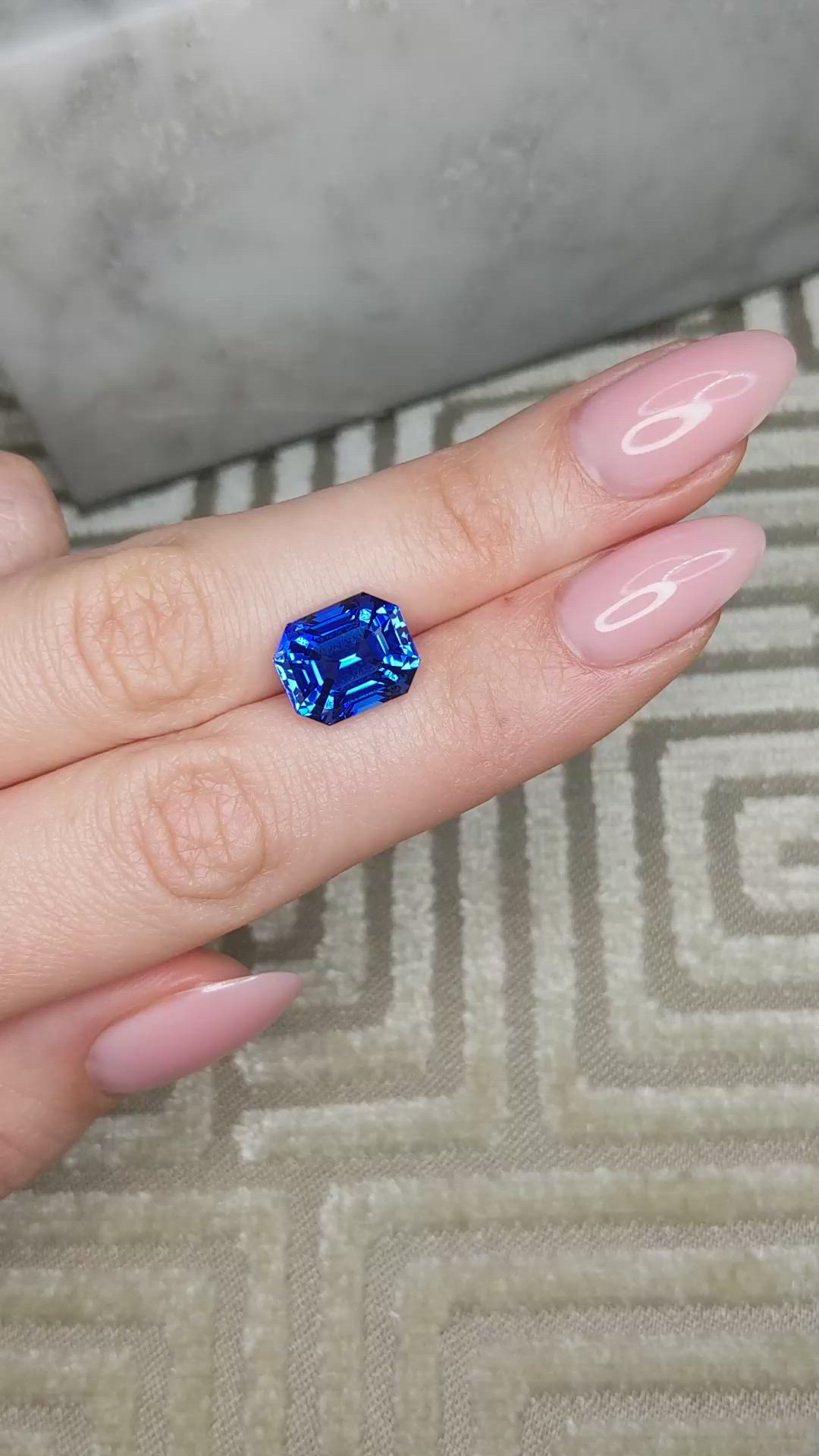9.55 Ct. Blue Sapphire from Ceylon (Sri Lanka) Size Video