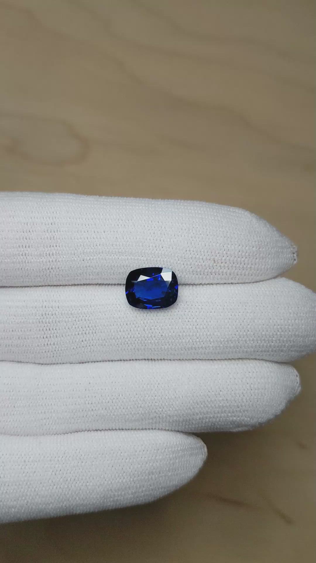 4.03 Ct. Blue Sapphire from Ceylon (Sri Lanka) Size Video