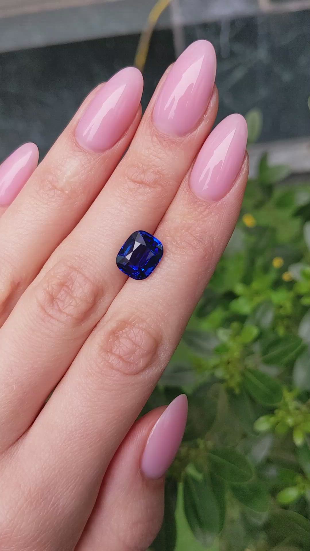 5.04 Ct. Blue Sapphire from Ceylon (Sri Lanka) Size Video