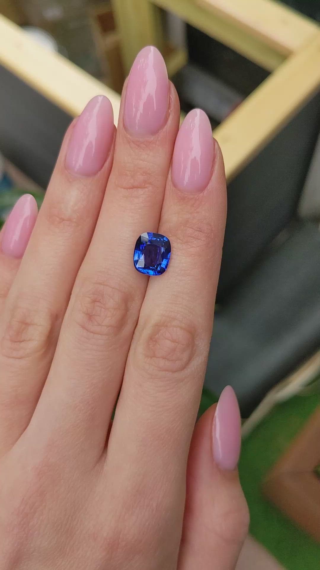 4.13 Ct. Blue Sapphire from Ceylon (Sri Lanka) Size Video