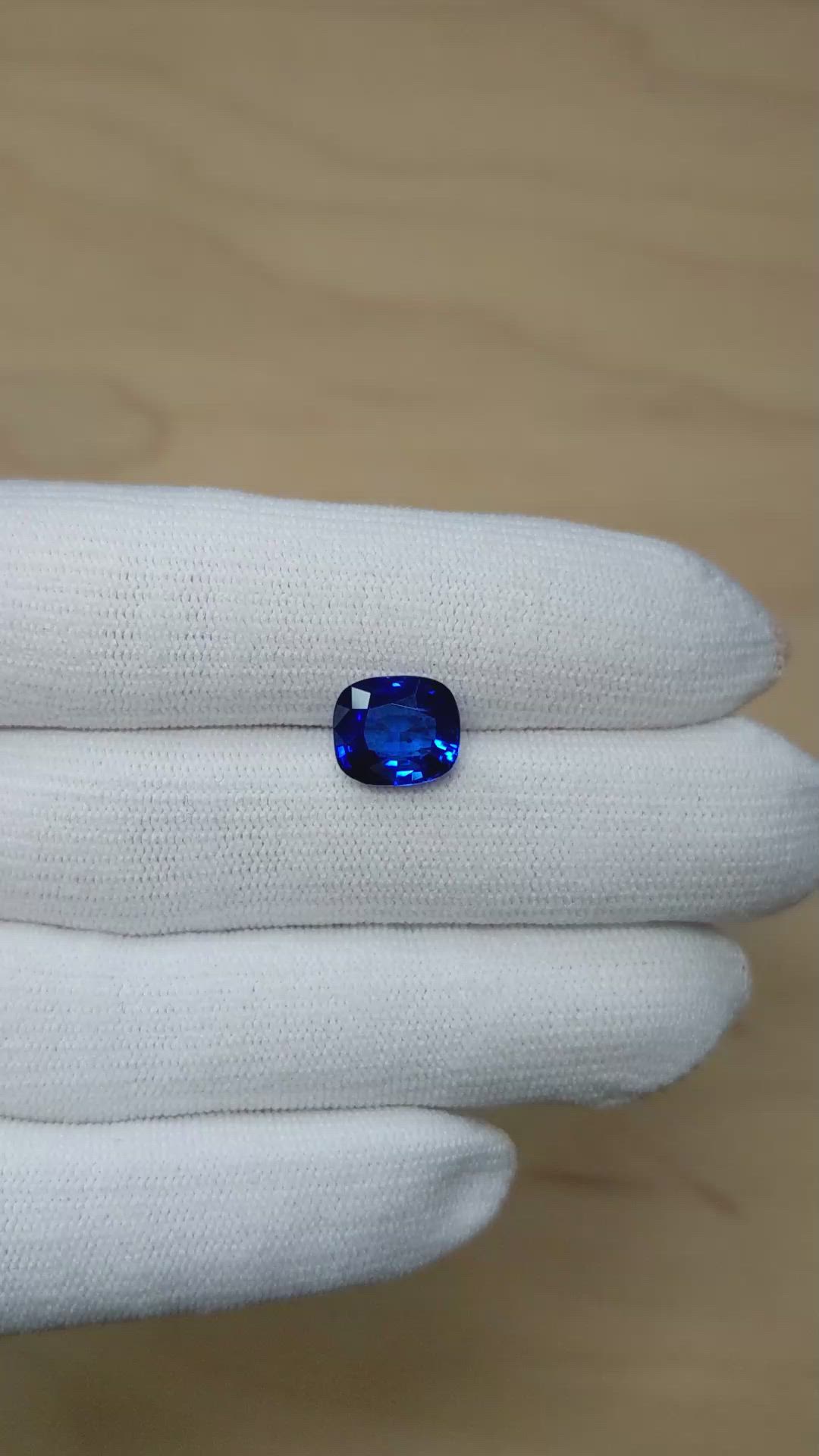 4.13 Ct. Blue Sapphire from Ceylon (Sri Lanka) Size Video