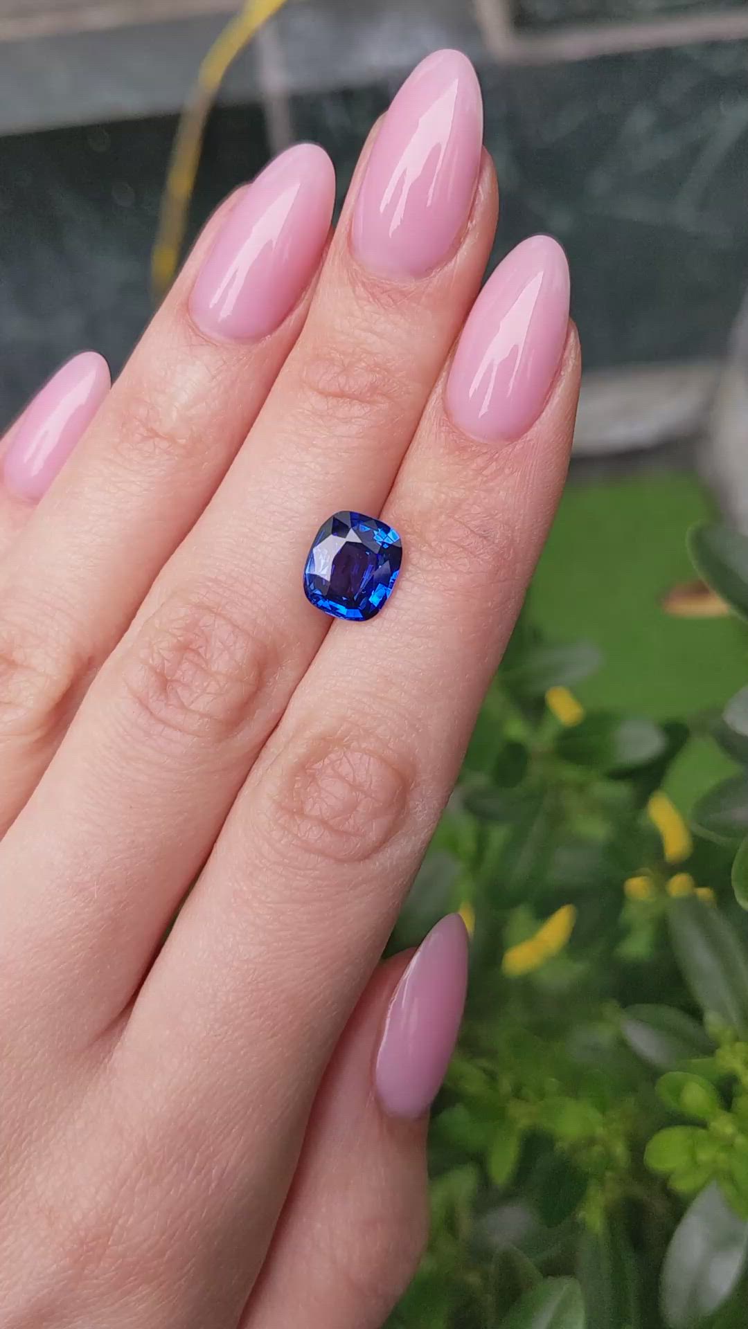 4.13 Ct. Blue Sapphire from Ceylon (Sri Lanka) Size Video