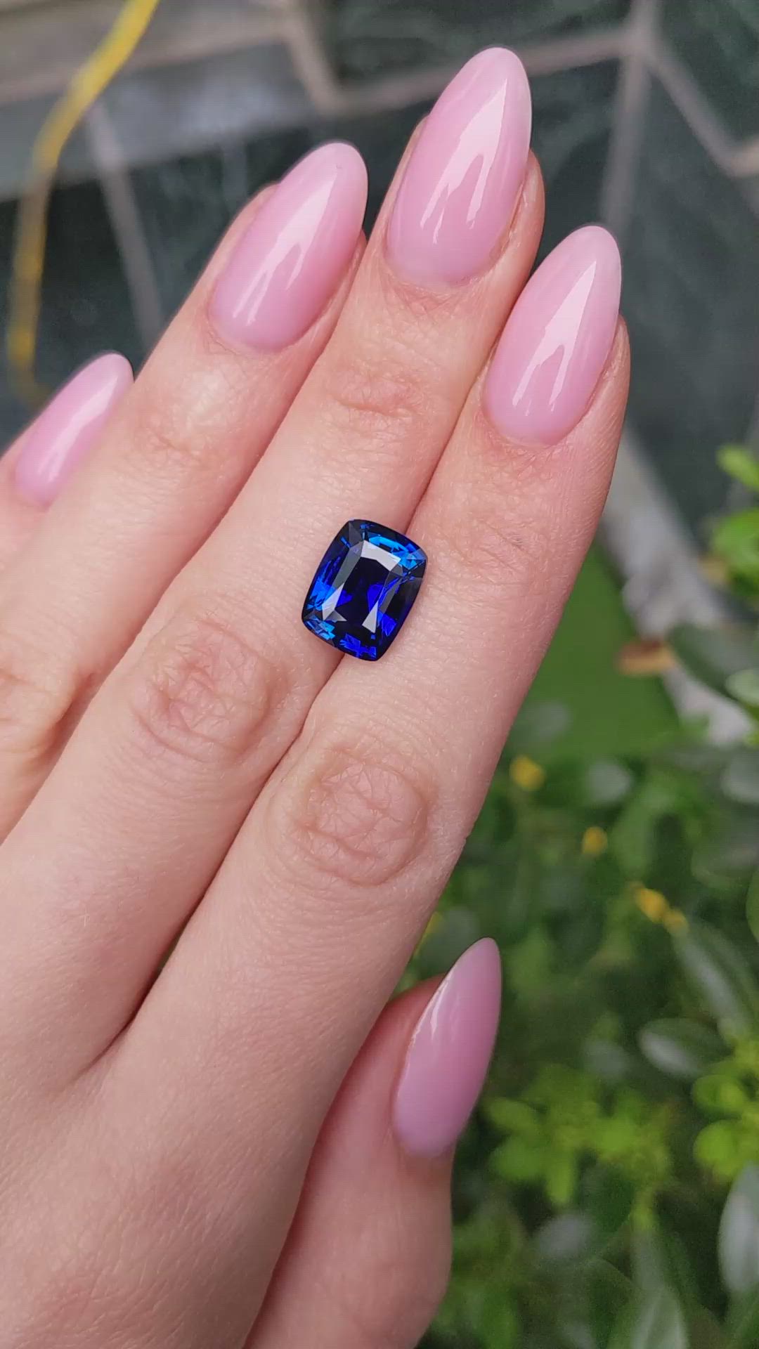 6.46 Ct. Blue Sapphire from Ceylon (Sri Lanka) Size Video
