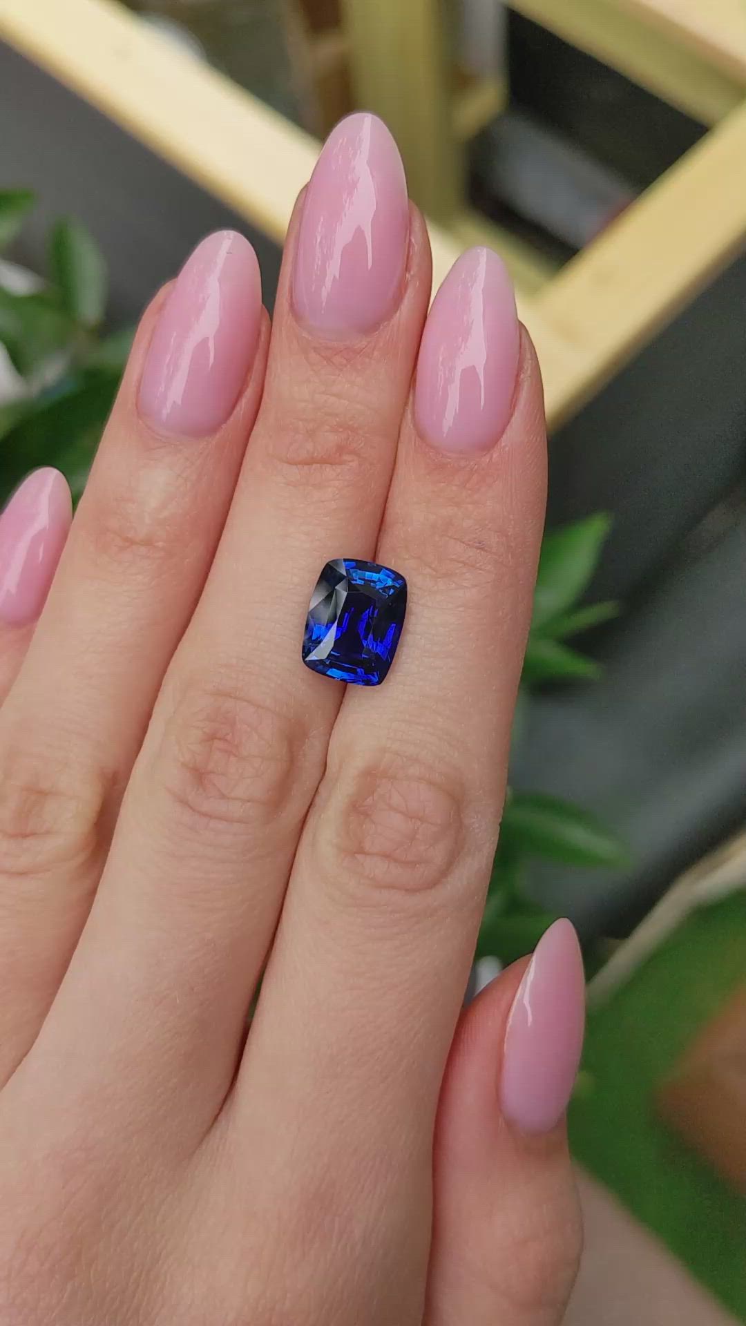 6.46 Ct. Blue Sapphire from Ceylon (Sri Lanka) Size Video
