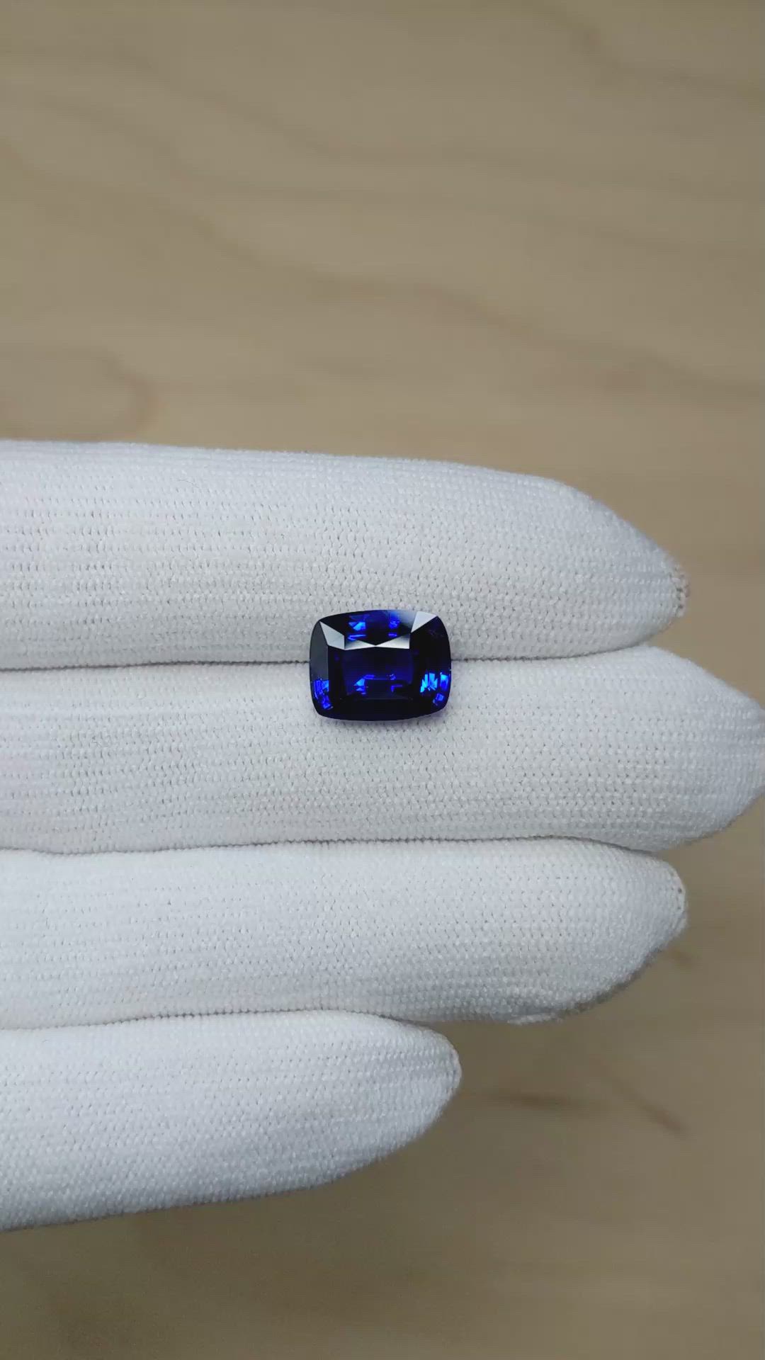 6.46 Ct. Blue Sapphire from Ceylon (Sri Lanka) Size Video