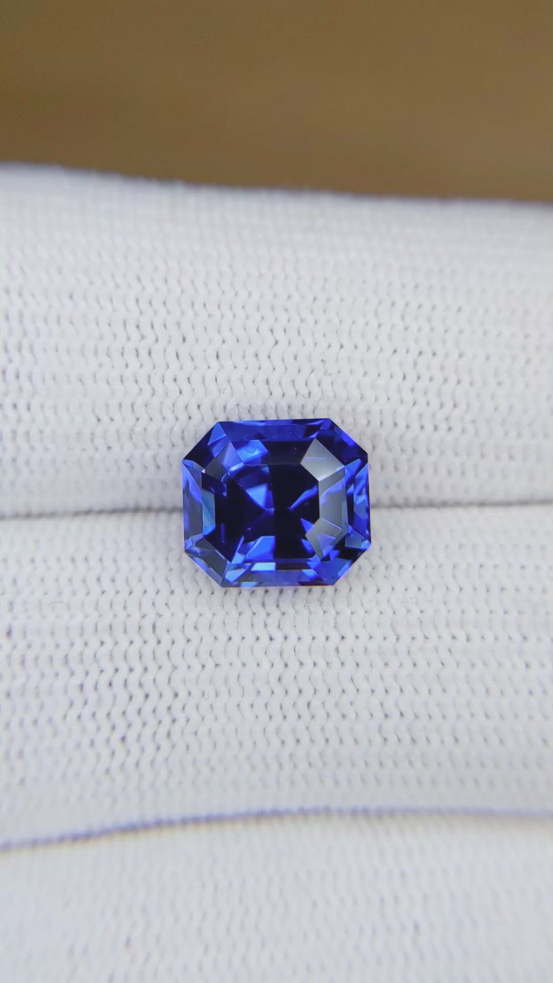 5.47 Ct. Blue Sapphire from Ceylon (Sri Lanka) Size Video
