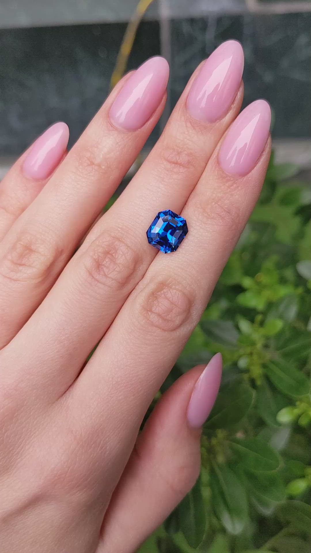 5.47 Ct. Blue Sapphire from Ceylon (Sri Lanka) Size Video