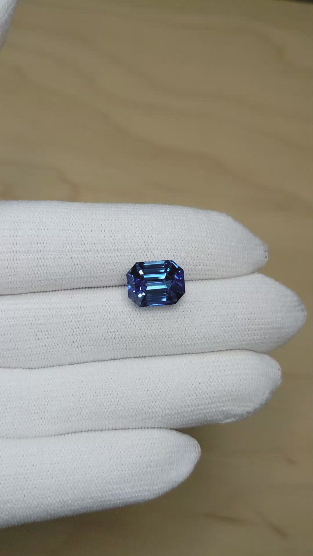 9.32 Ct. Blue Sapphire from Ceylon (Sri Lanka) Size Video