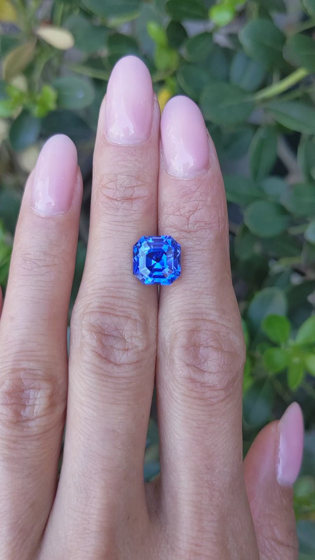 5.63 Ct. Blue Sapphire from Ceylon (Sri Lanka) Size Video
