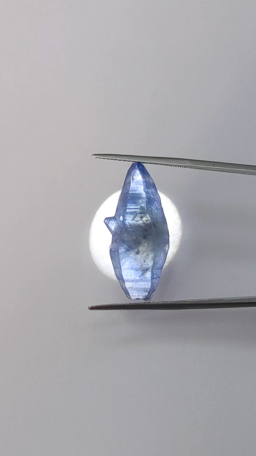 21.60 Ct. Blue Sapphire from Ceylon (Sri Lanka) Size Video