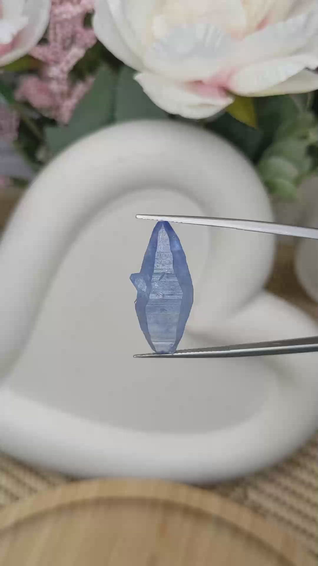 21.60 Ct. Blue Sapphire from Ceylon (Sri Lanka) Size Video