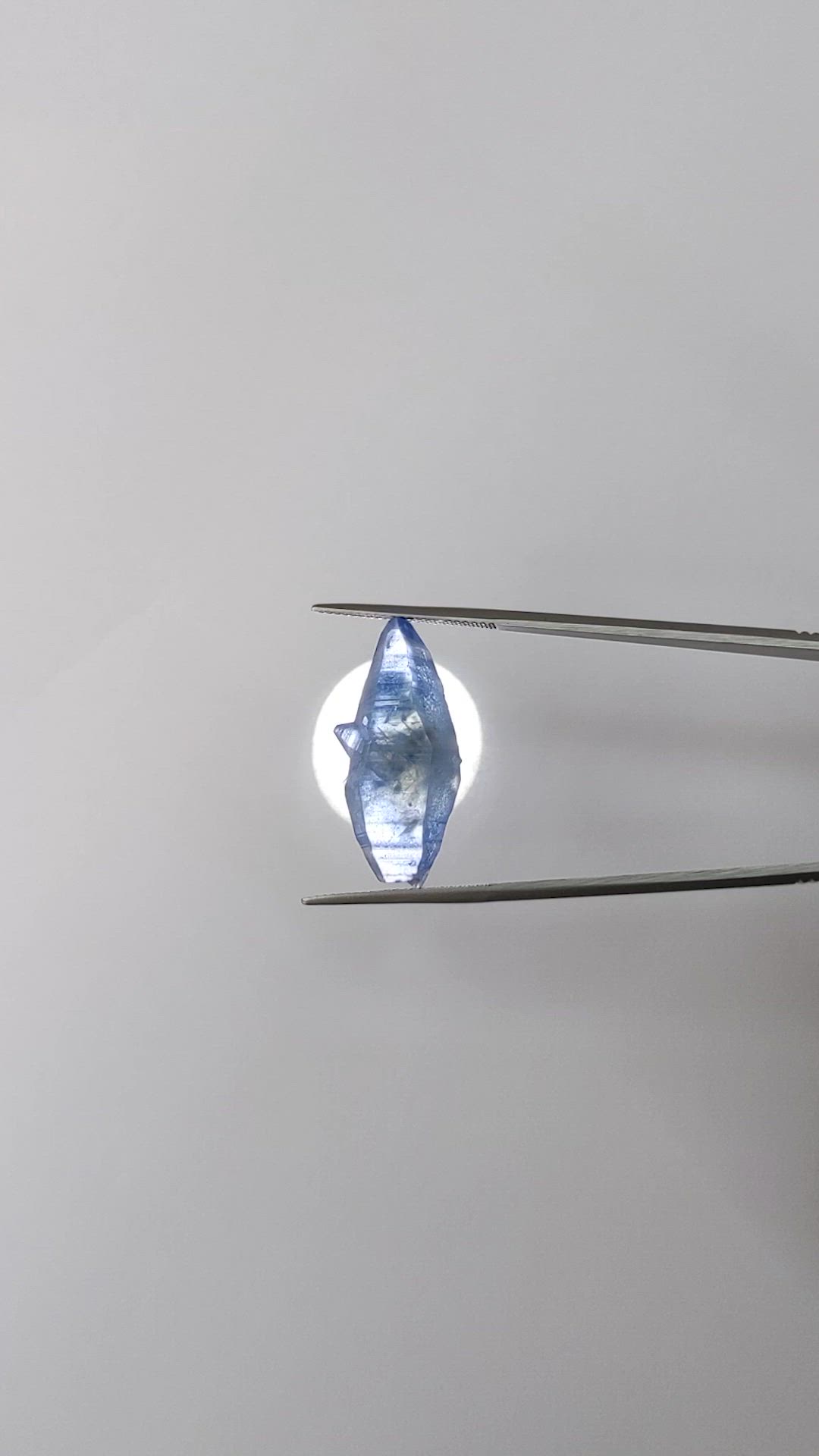 21.60 Ct. Blue Sapphire from Ceylon (Sri Lanka) Size Video