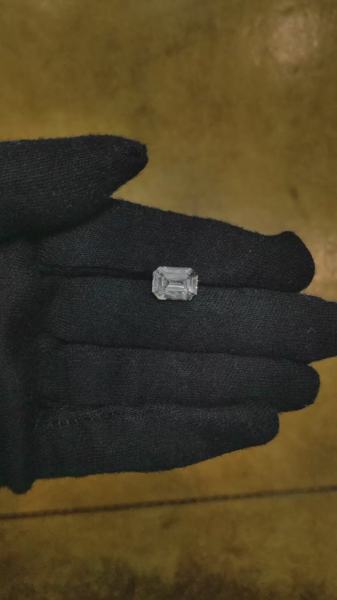 4.00 Ct. Sapphire from Ceylon (Sri Lanka) Size Video