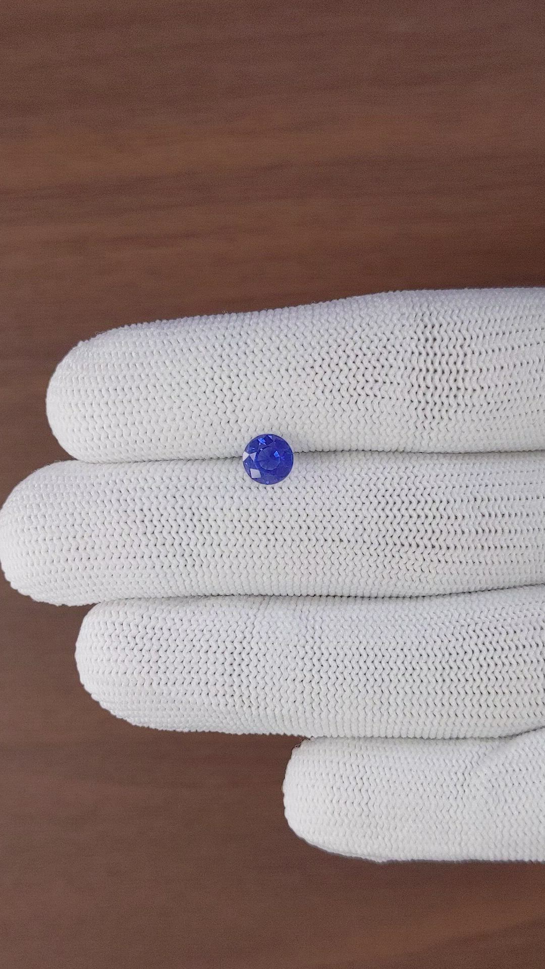 1.11 Ct. Blue Sapphire from Ceylon (Sri Lanka) Size Video