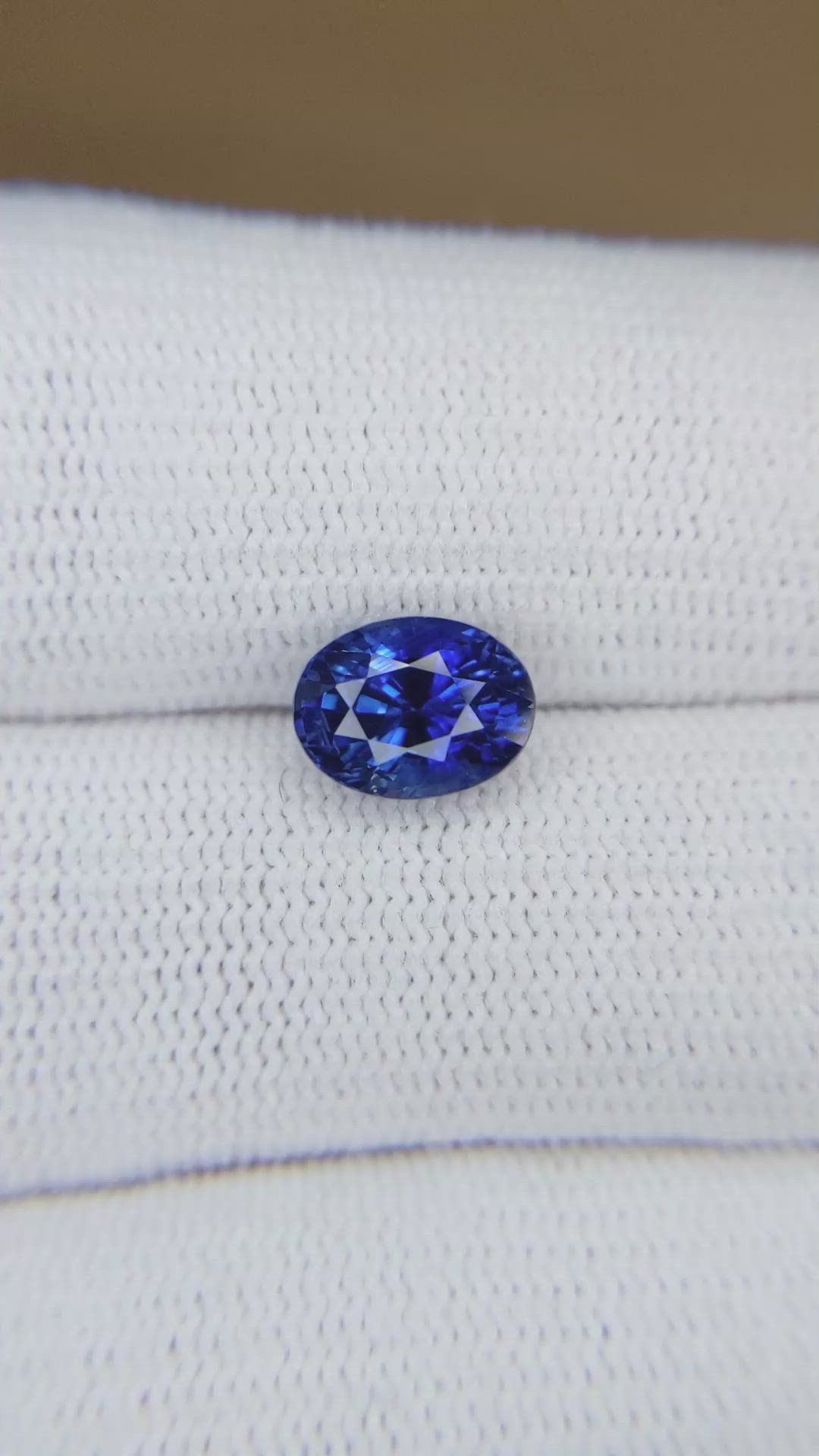 2.83 Ct. Blue Sapphire from Ceylon (Sri Lanka) Size Video