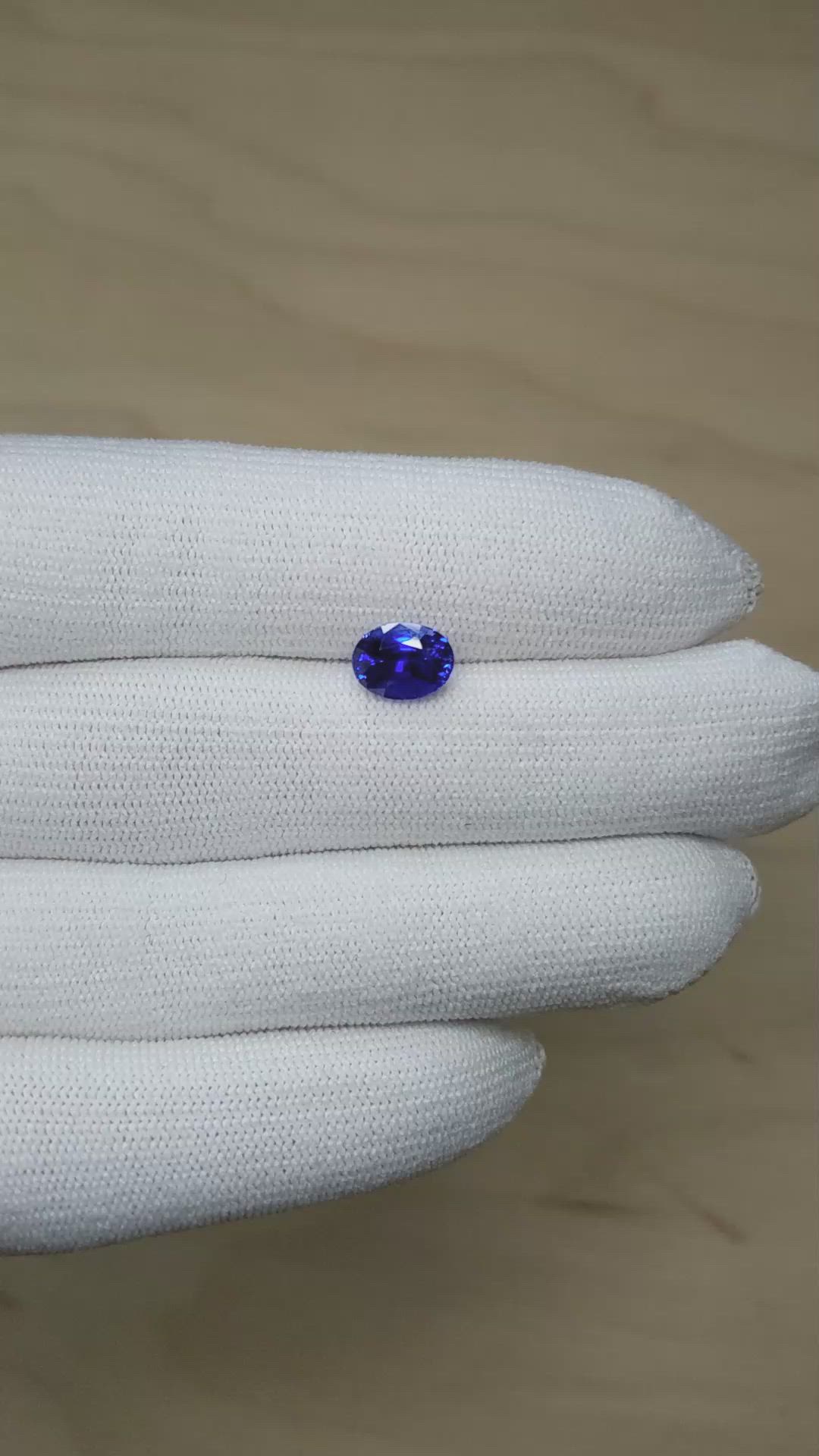 2.71 Ct. Blue Sapphire from Ceylon (Sri Lanka) Size Video