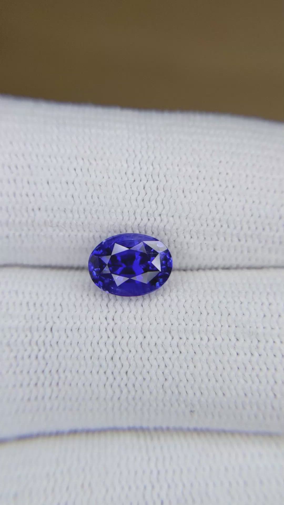2.71 Ct. Blue Sapphire from Ceylon (Sri Lanka) Size Video