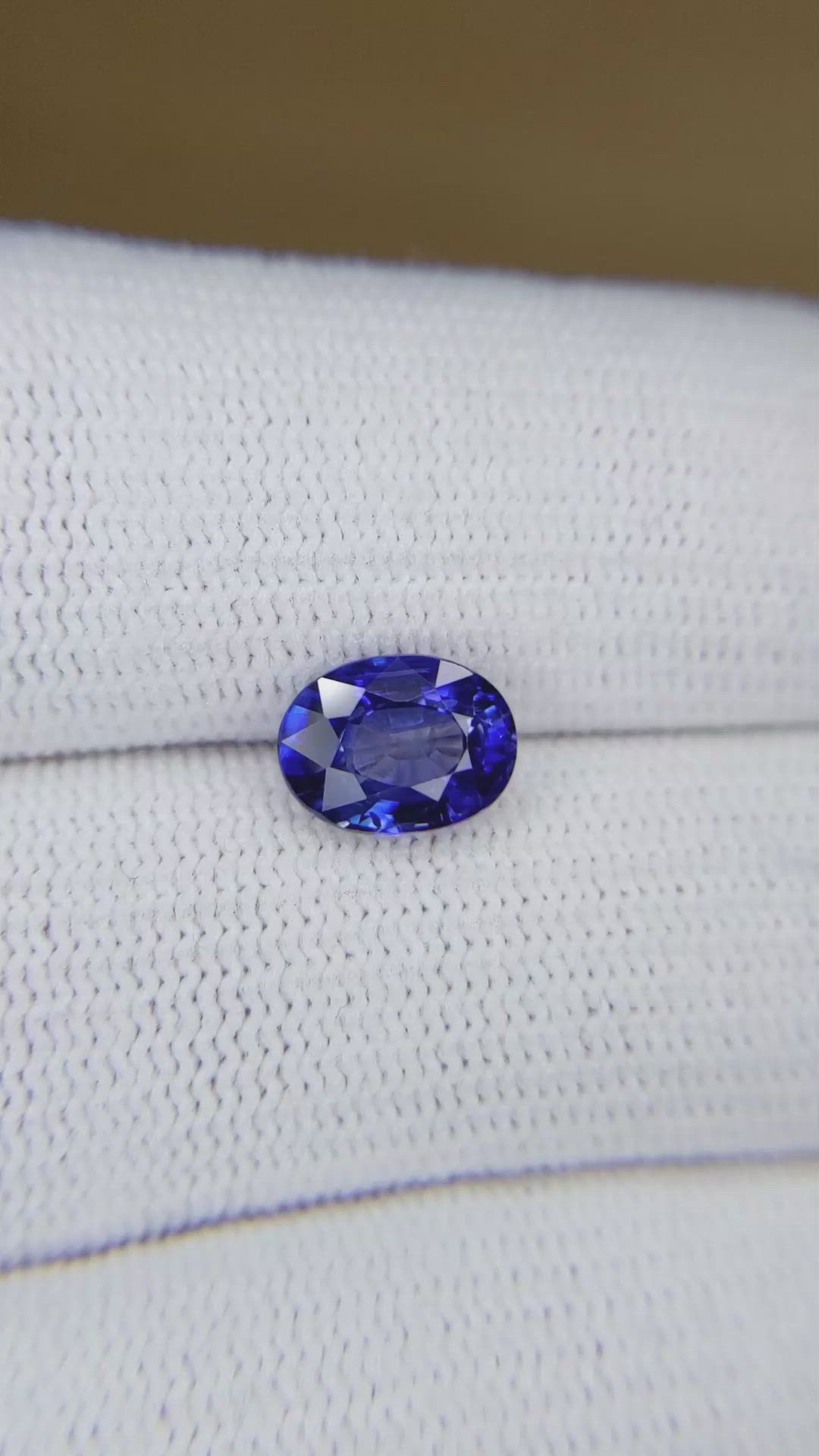 2.17 Ct. Blue Sapphire from Ceylon (Sri Lanka) Size Video