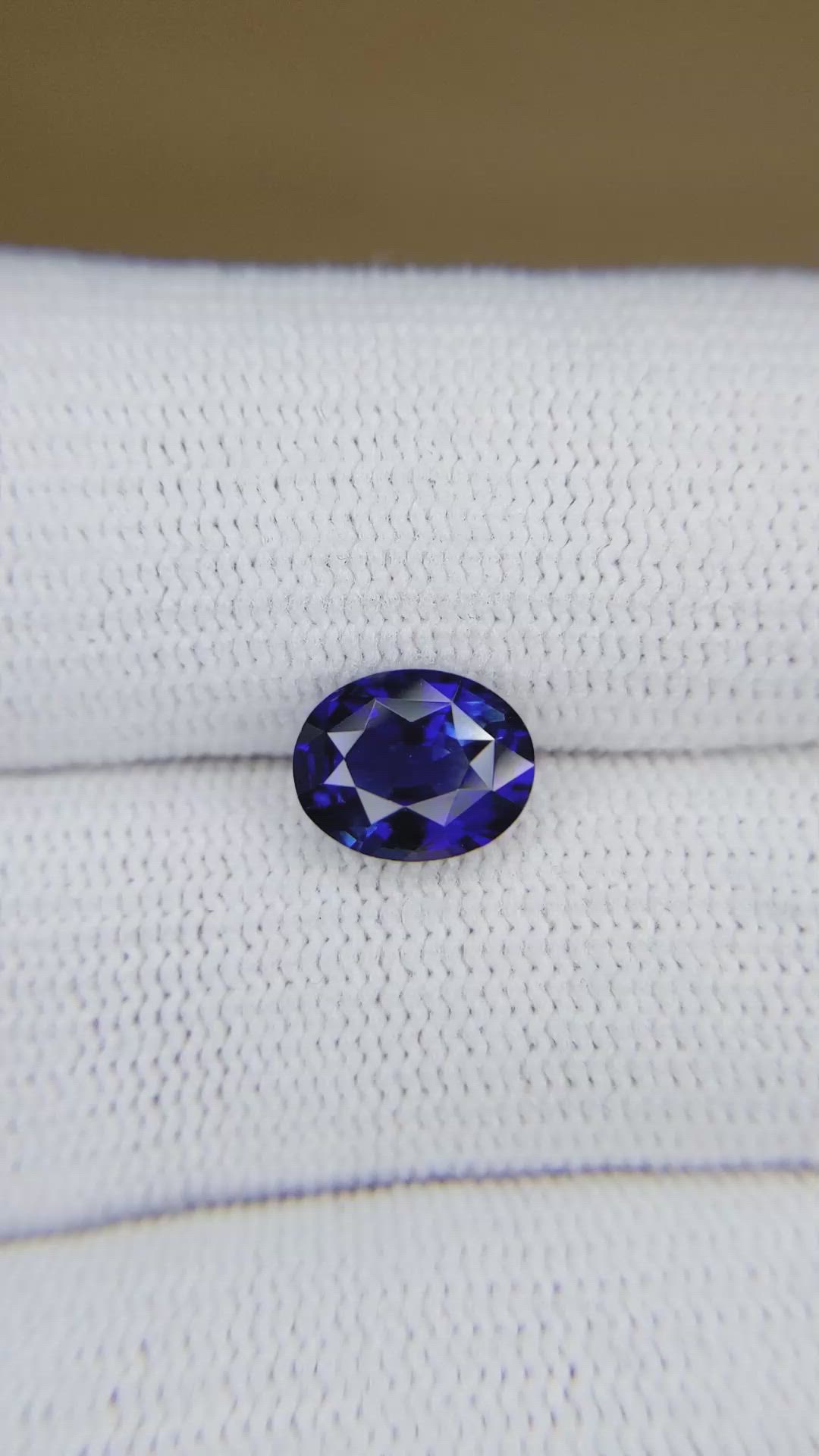 2.28 Ct. Blue Sapphire from Ceylon (Sri Lanka) Size Video