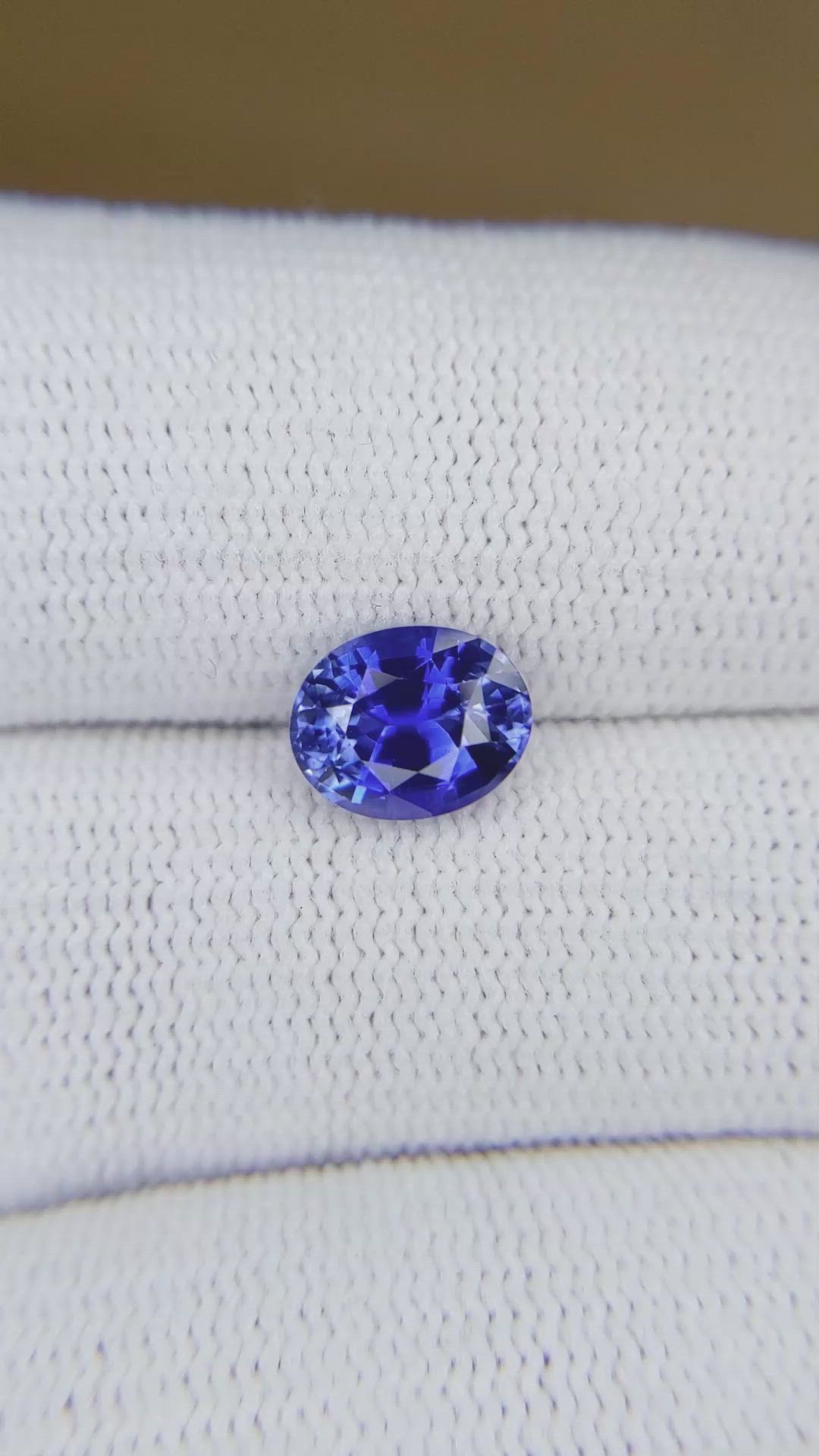 2.20 Ct. Blue Sapphire from Ceylon (Sri Lanka) Size Video