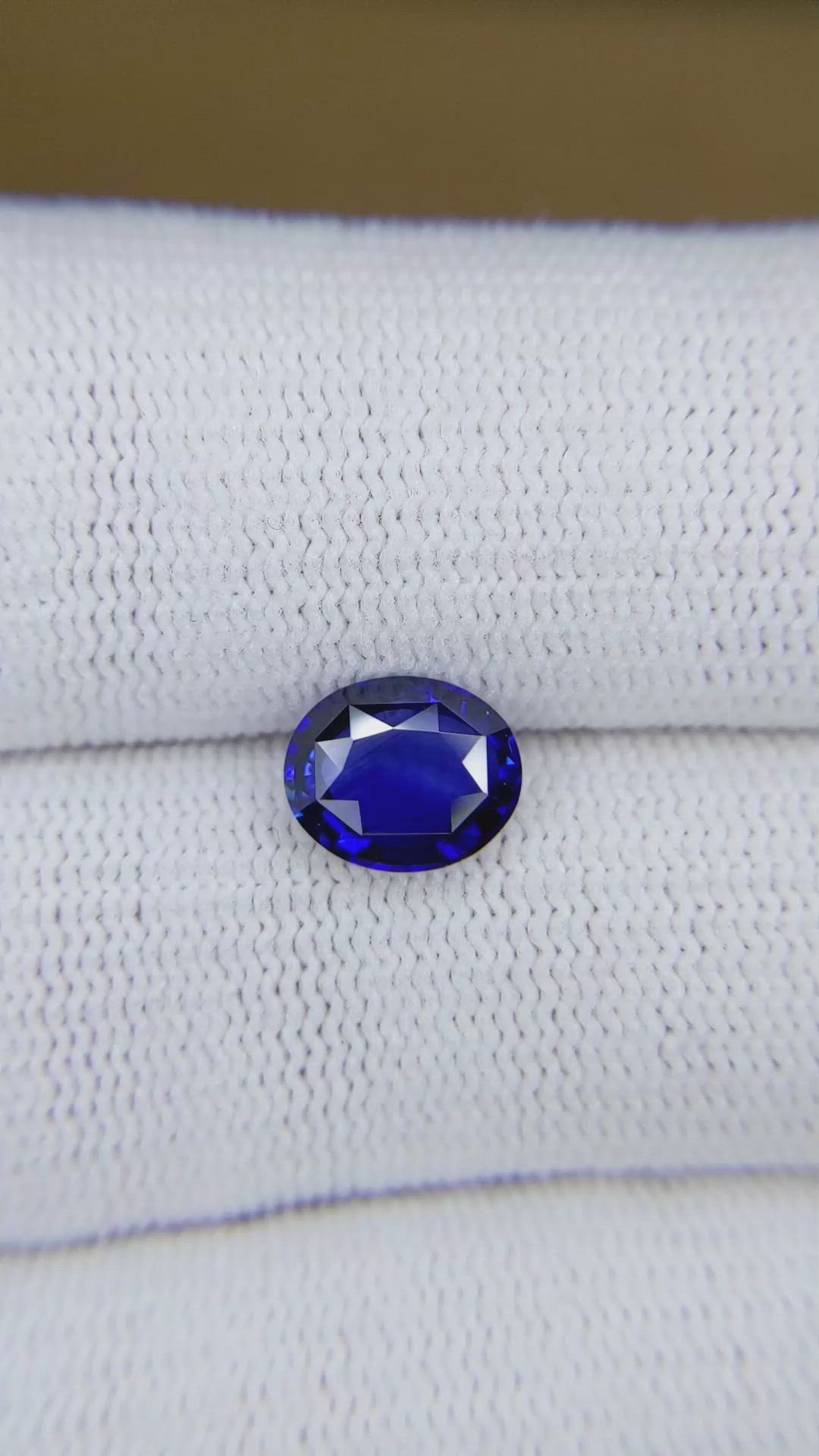 1.78 Ct. Blue Sapphire from Ceylon (Sri Lanka) Size Video