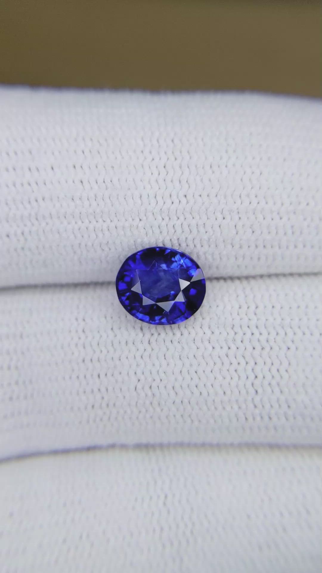 2.25 Ct. Blue Sapphire from Ceylon (Sri Lanka) Size Video