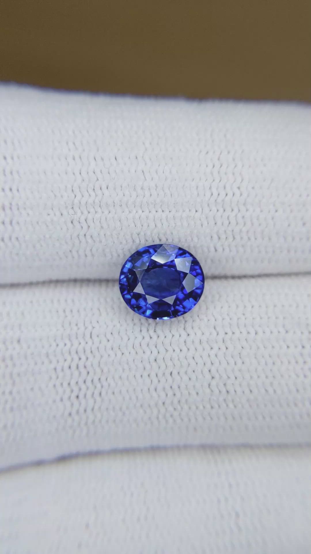2.24 Ct. Blue Sapphire from Ceylon (Sri Lanka) Size Video