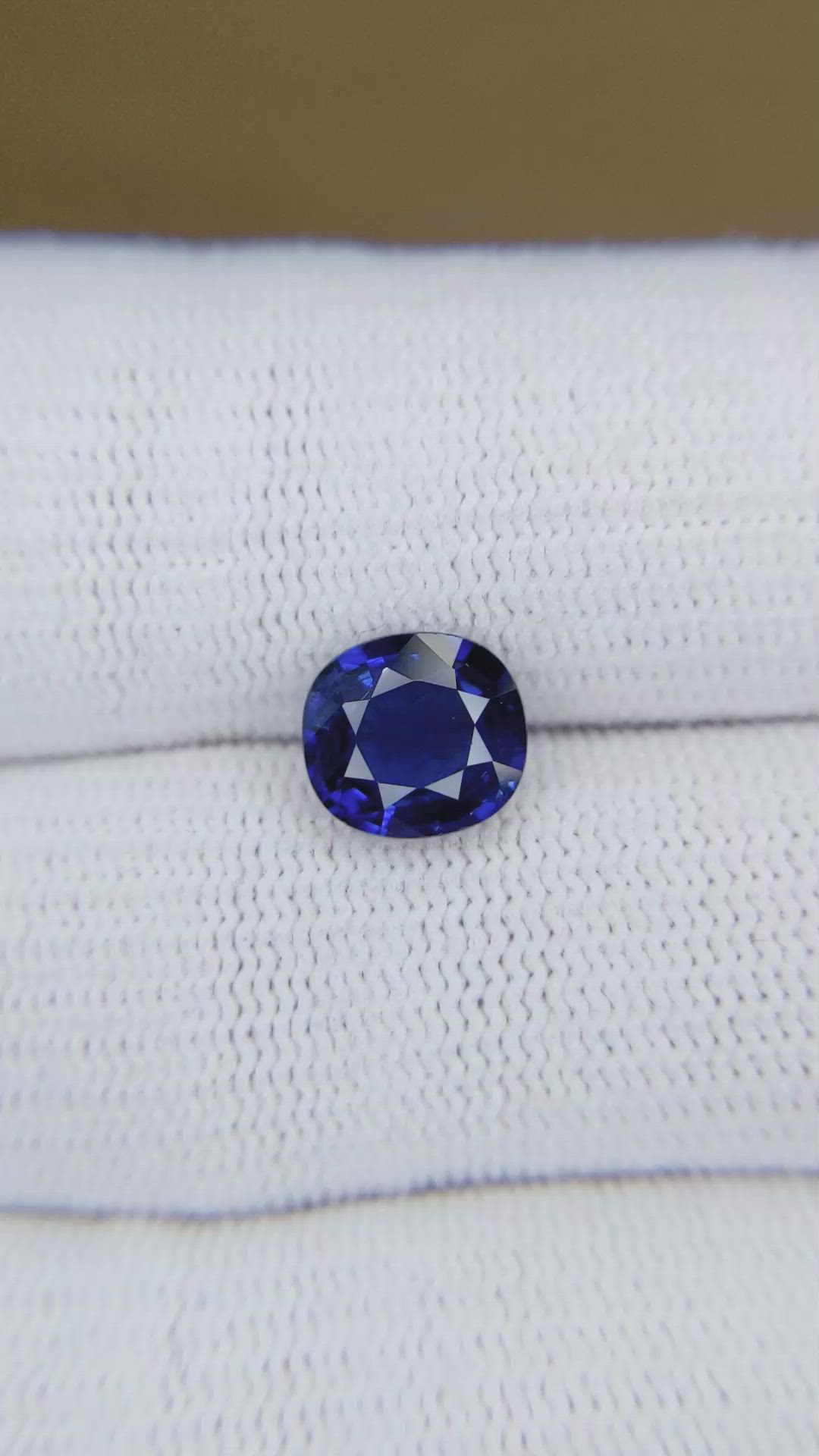 2.27 Ct. Blue Sapphire from Ceylon (Sri Lanka) Size Video