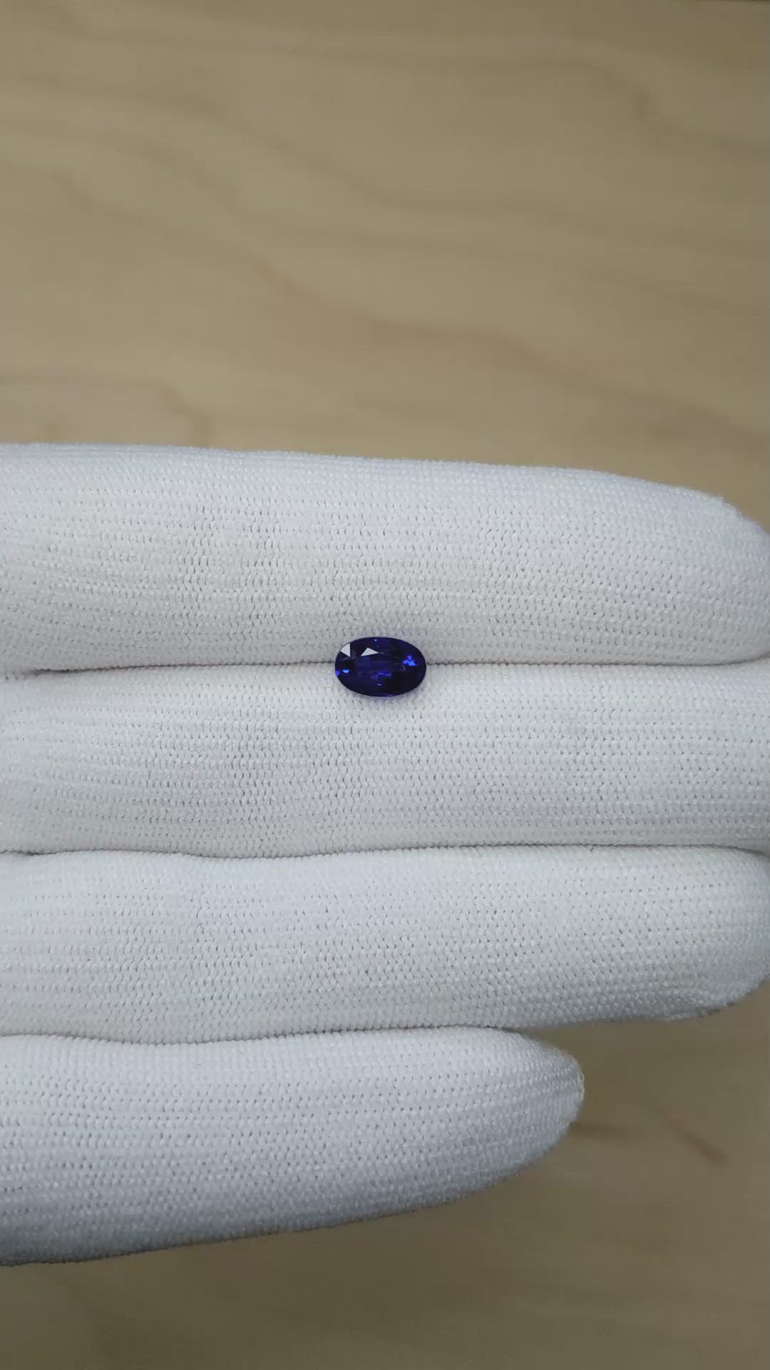 1.71 Ct. Blue Sapphire from Ceylon (Sri Lanka) Size Video