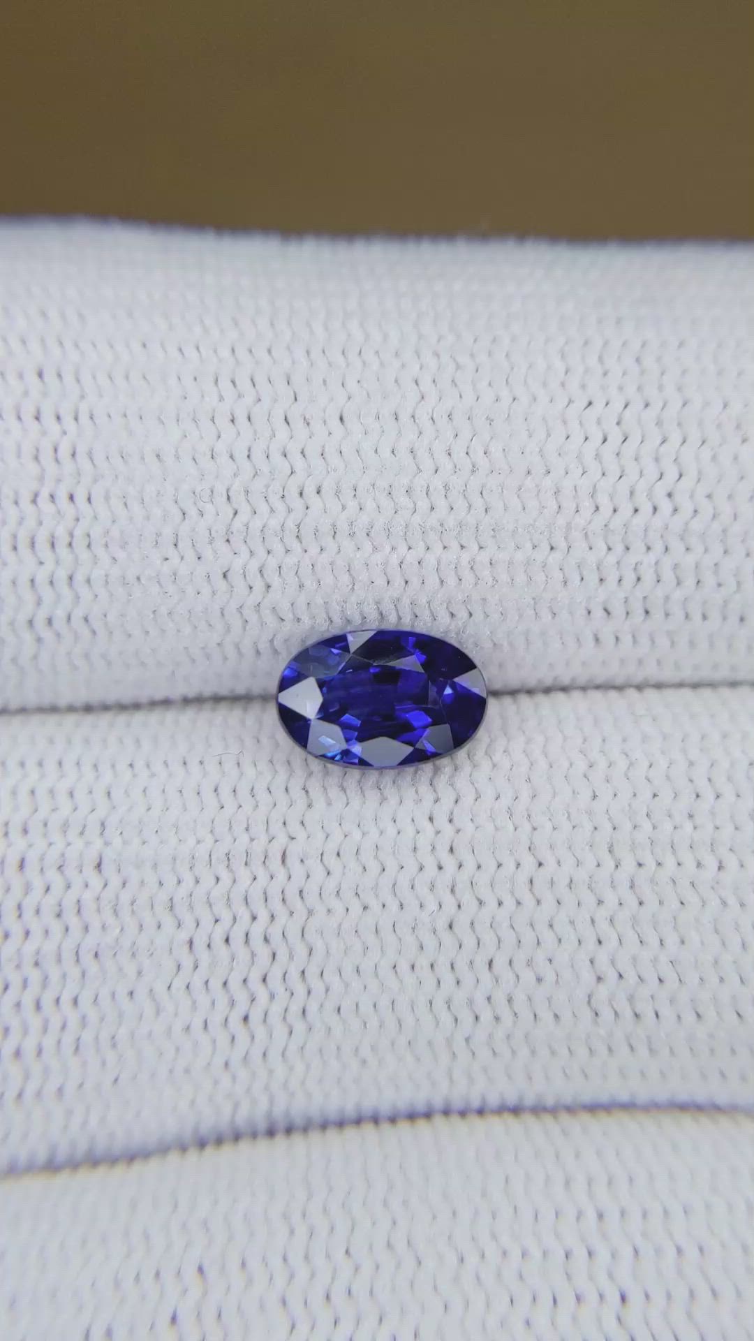 1.71 Ct. Blue Sapphire from Ceylon (Sri Lanka) Size Video