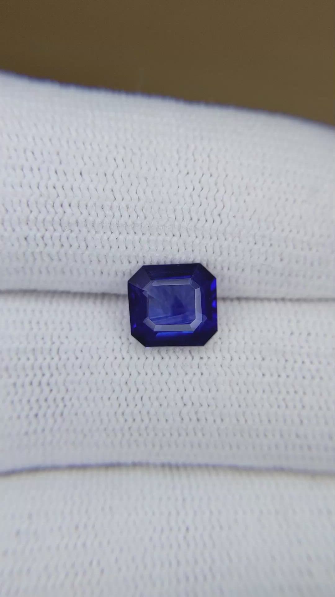 2.10 Ct. Blue Sapphire from Ceylon (Sri Lanka) Size Video