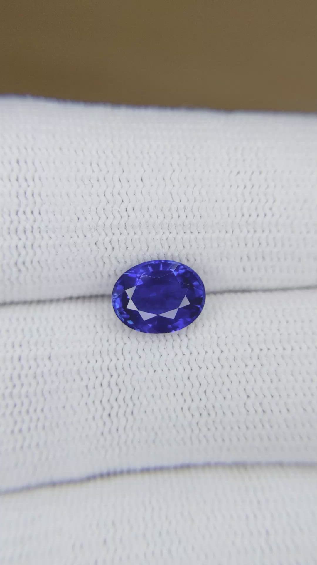 2.20 Ct. Blue Sapphire from Ceylon (Sri Lanka) Size Video
