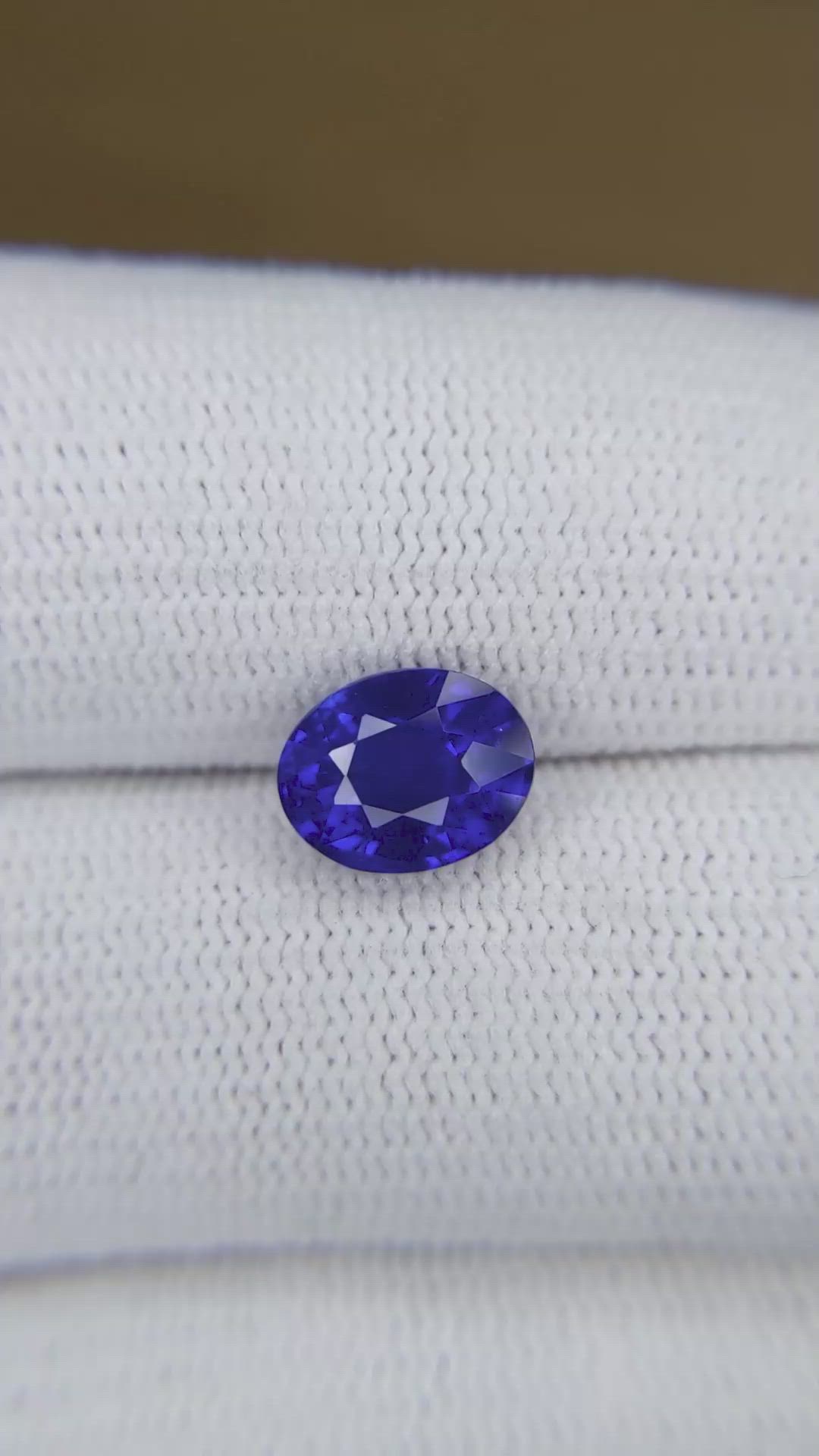 2.52 Ct. Blue Sapphire from Ceylon (Sri Lanka) Size Video