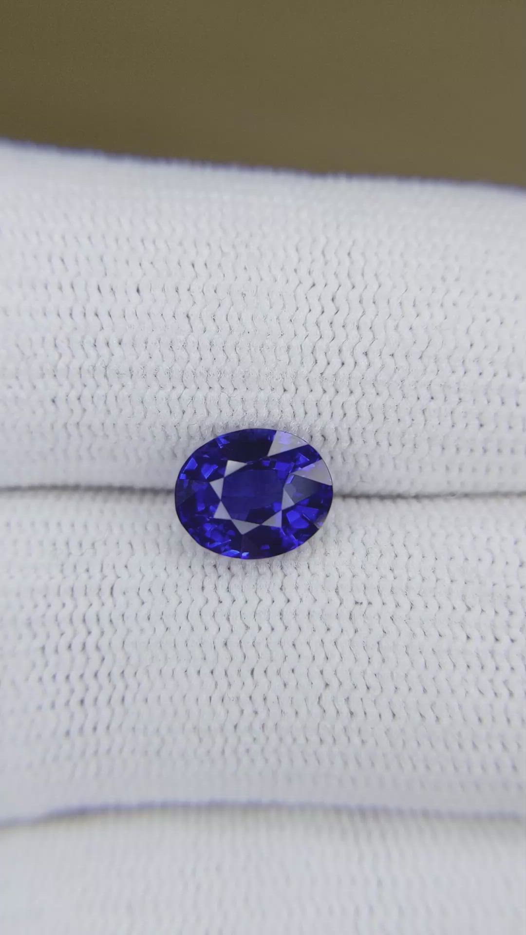 2.29 Ct. Blue Sapphire from Ceylon (Sri Lanka) Size Video